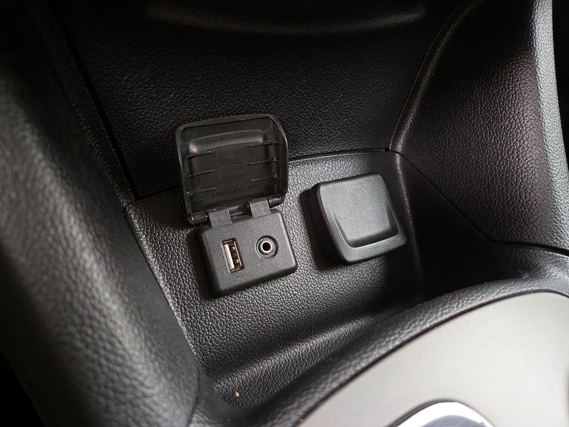 Thumbnail: 2018 Chevrolet Cruze - 18