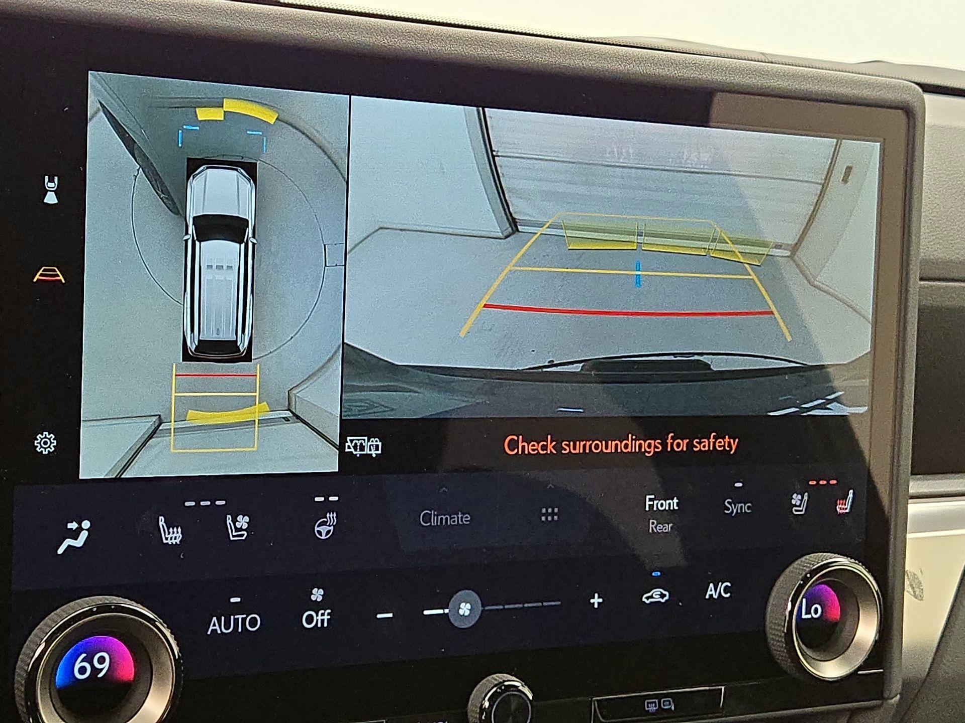 Thumbnail: 2024 Lexus GX - 14