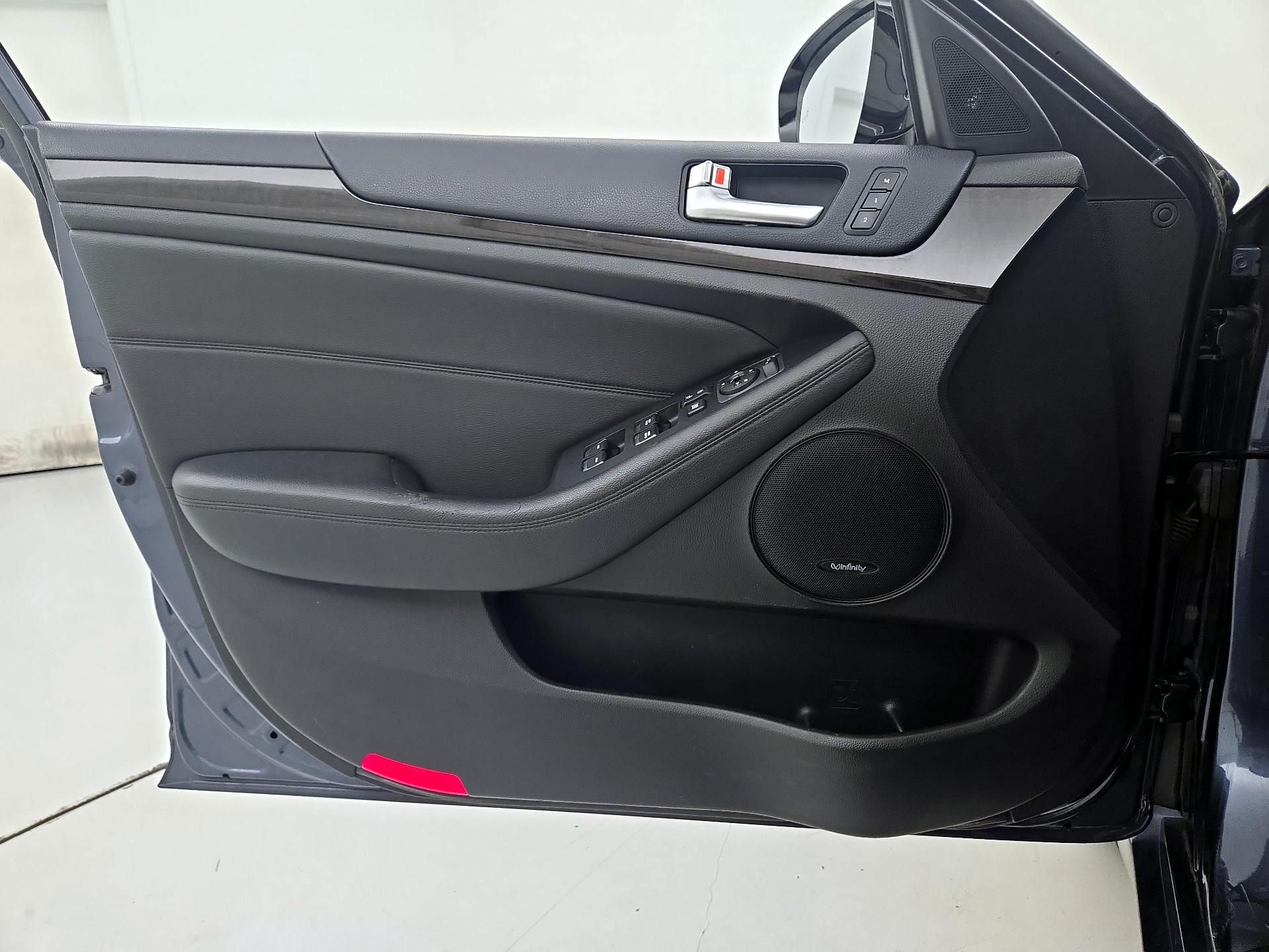 Thumbnail: 2015 Kia Cadenza - 12