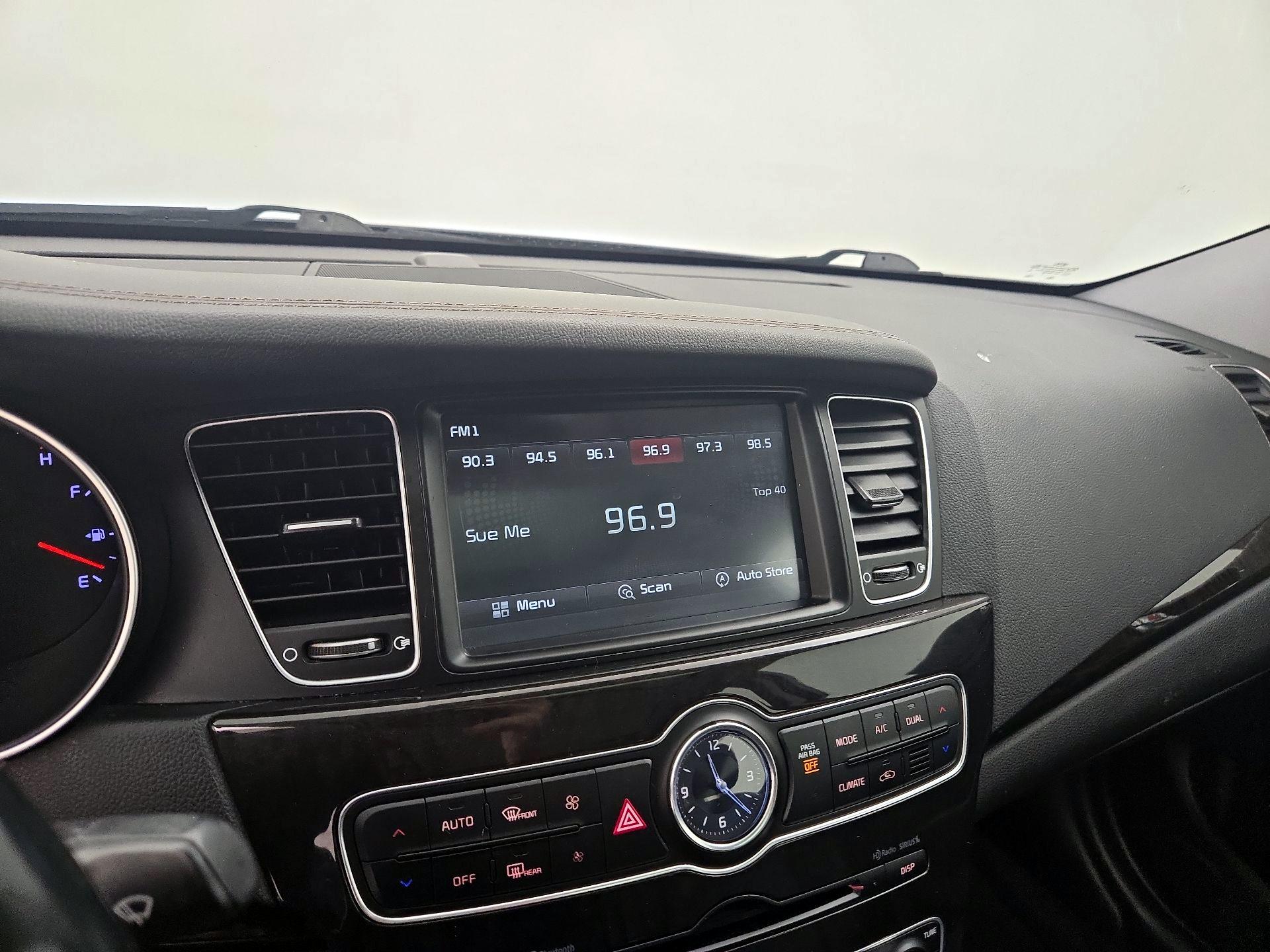 Thumbnail: 2015 Kia Cadenza - 16