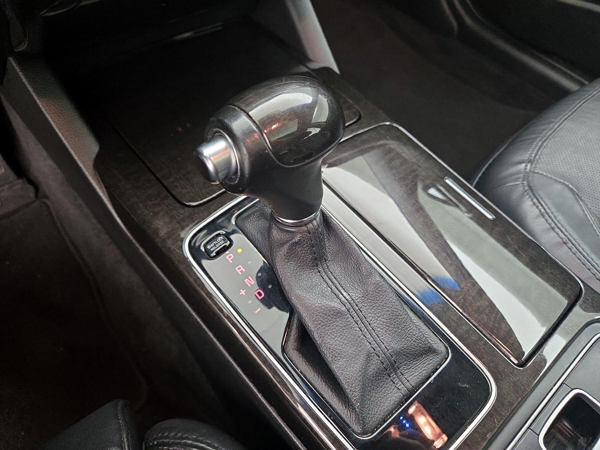 Thumbnail: 2015 Kia Cadenza - 18