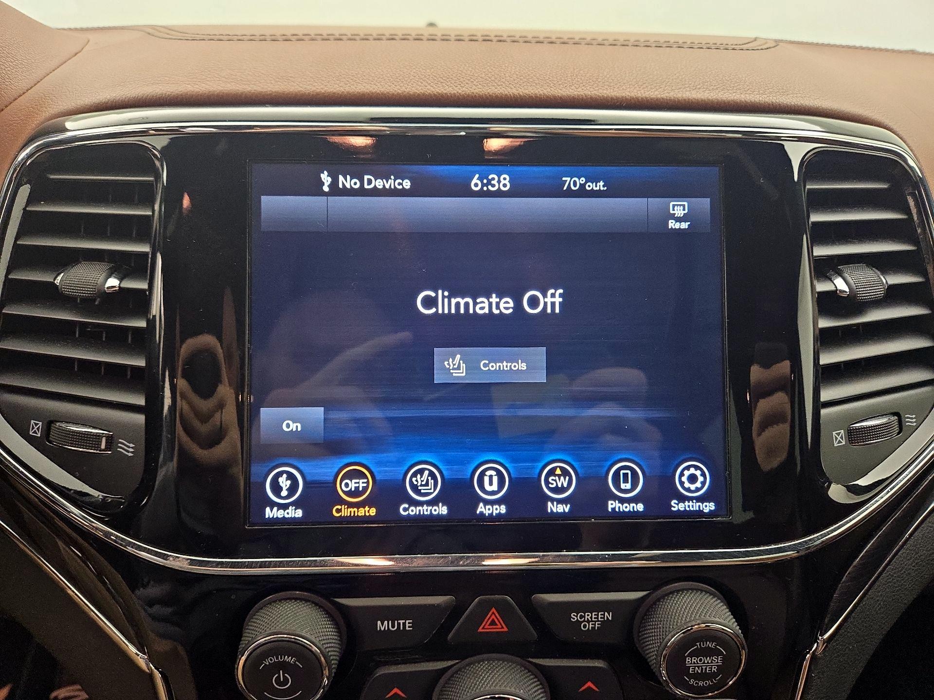 Thumbnail: 2020 Jeep Grand Cherokee - 16