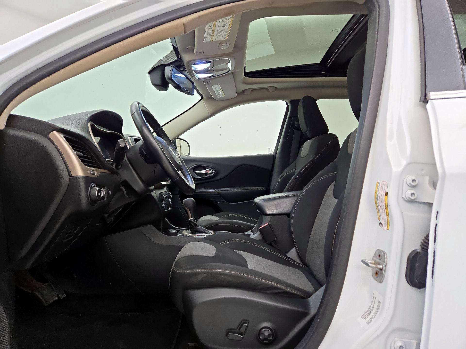 Thumbnail: 2014 Jeep Cherokee - 11