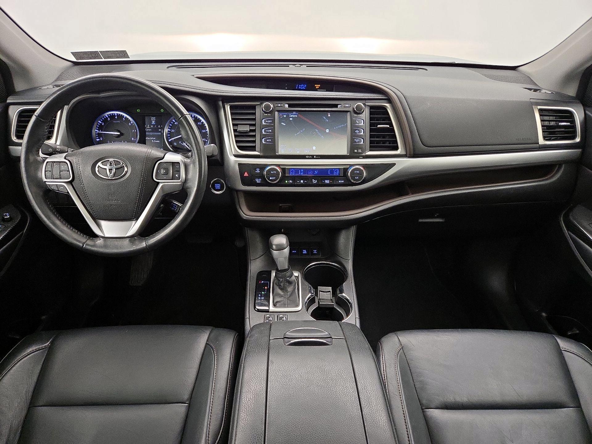 Thumbnail: 2015 Toyota Highlander - 9