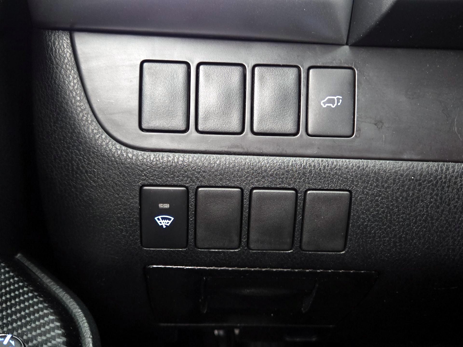 Thumbnail: 2015 Toyota Highlander - 13