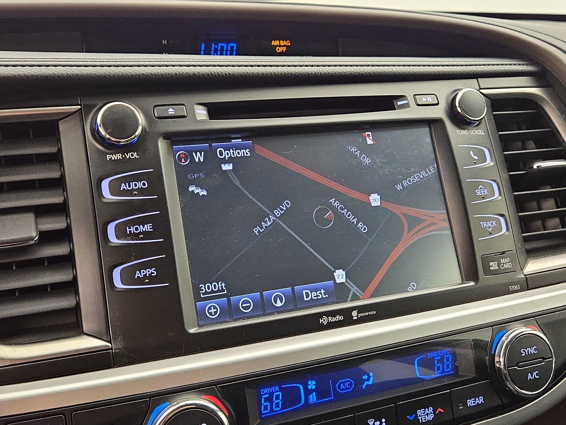 Thumbnail: 2015 Toyota Highlander - 14