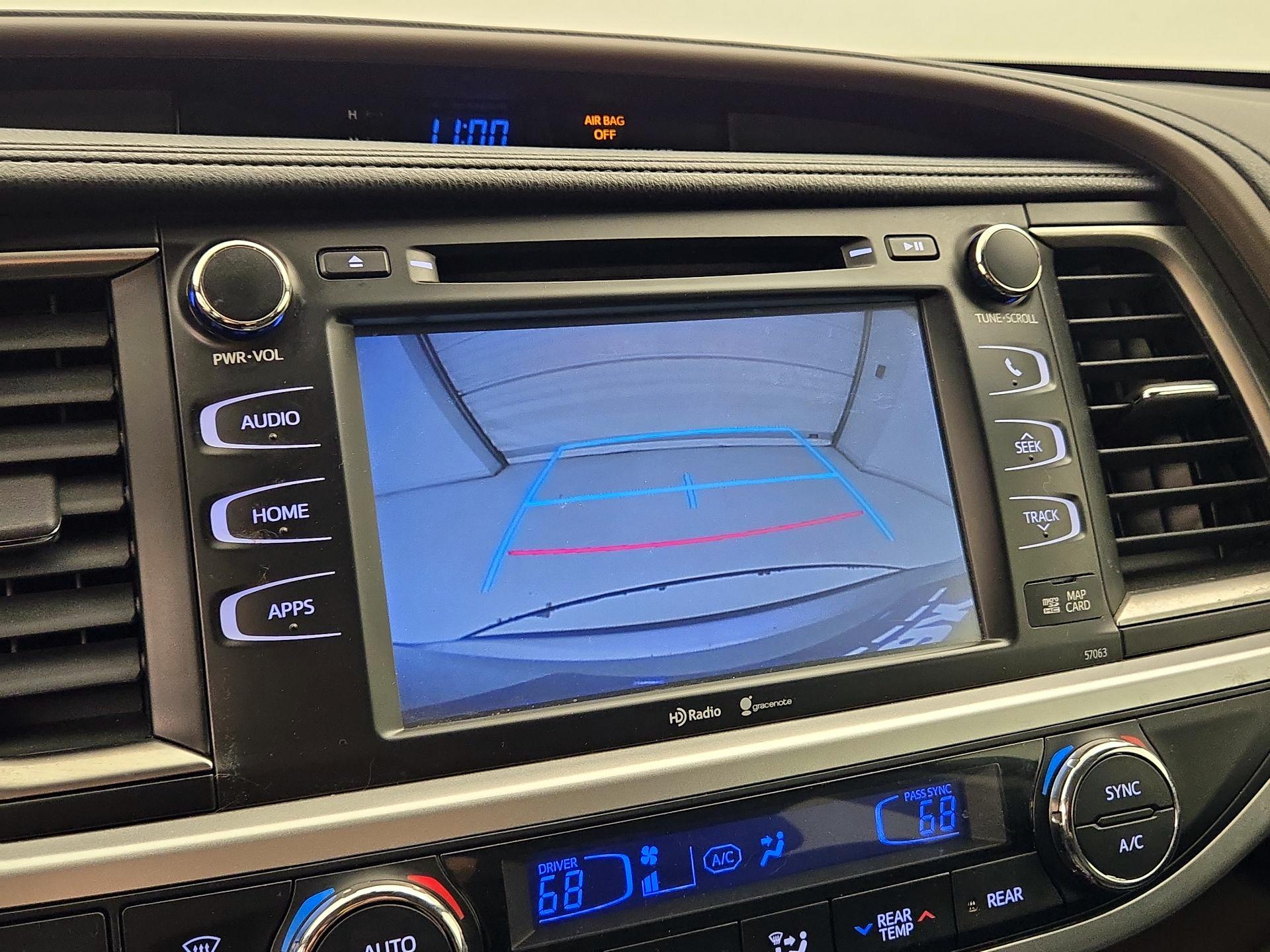 Thumbnail: 2015 Toyota Highlander - 15