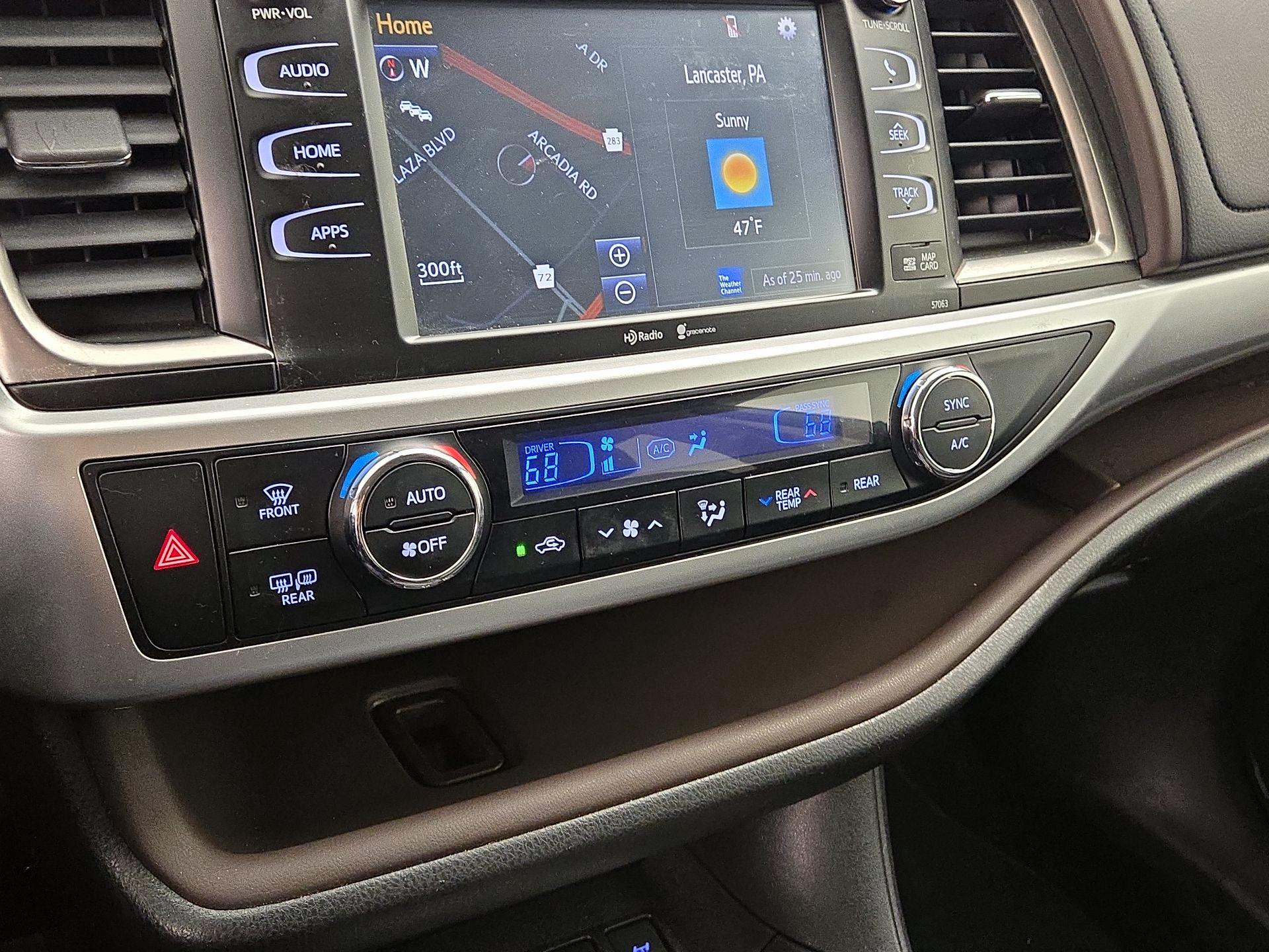 Thumbnail: 2015 Toyota Highlander - 17