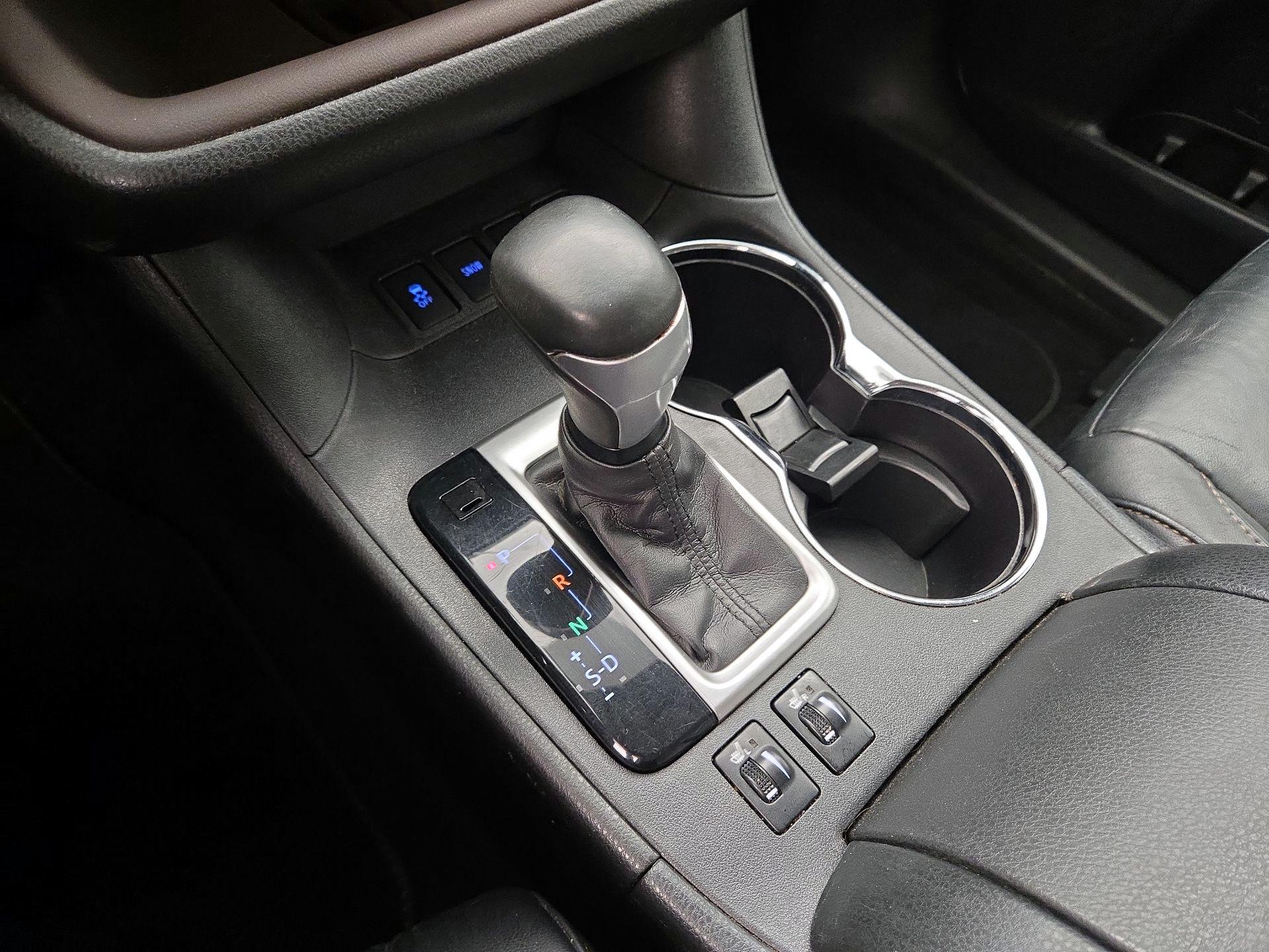 Thumbnail: 2015 Toyota Highlander - 18