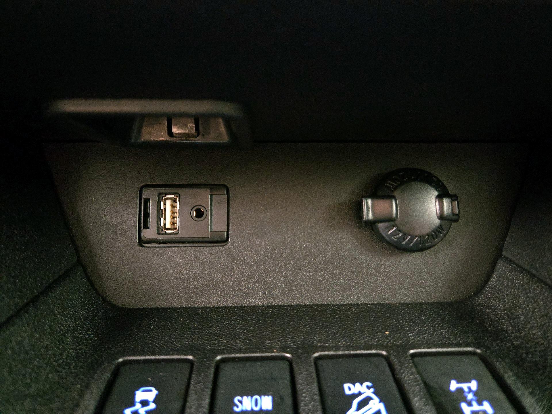 Thumbnail: 2015 Toyota Highlander - 19