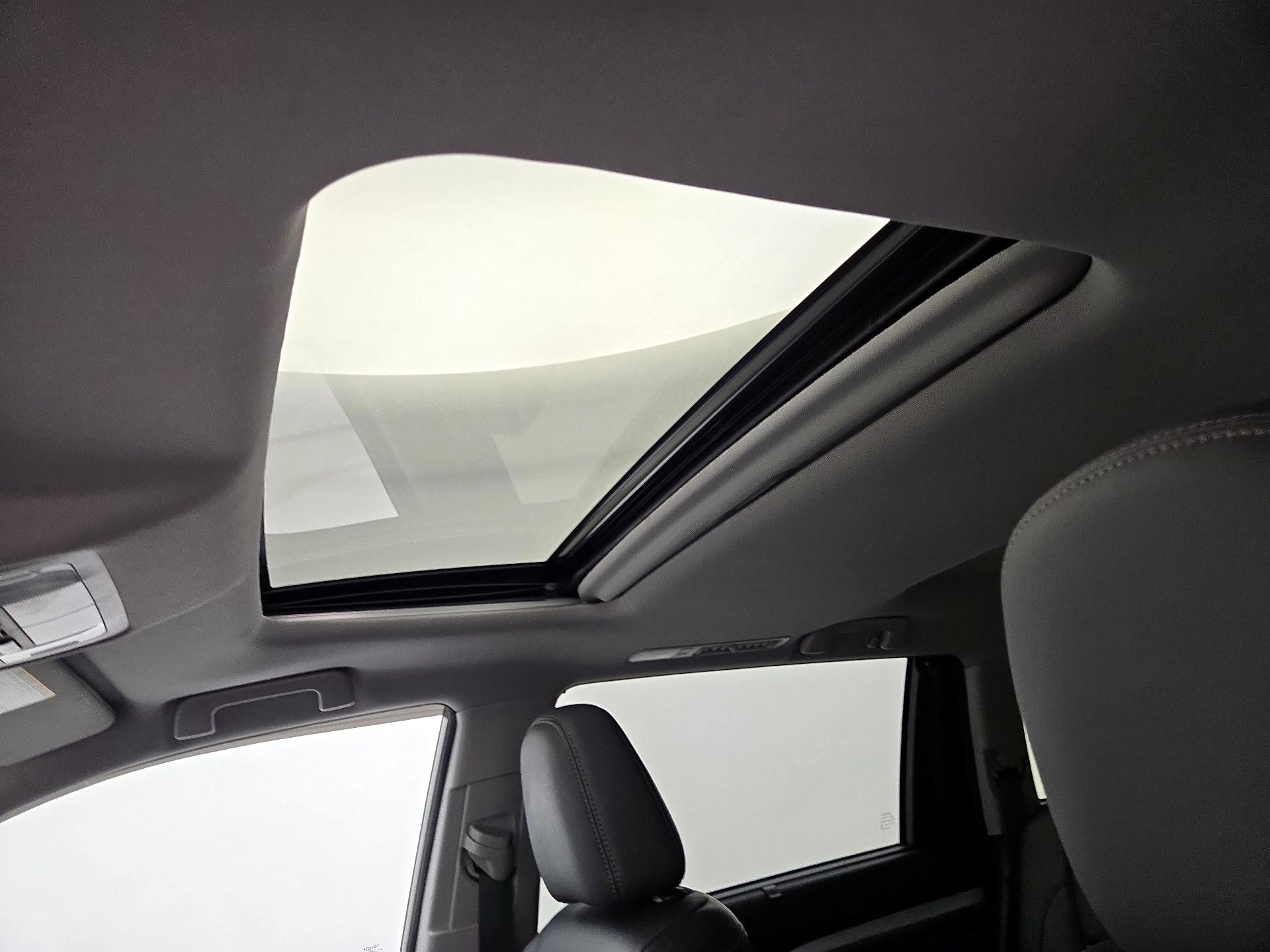 Thumbnail: 2015 Toyota Highlander - 20