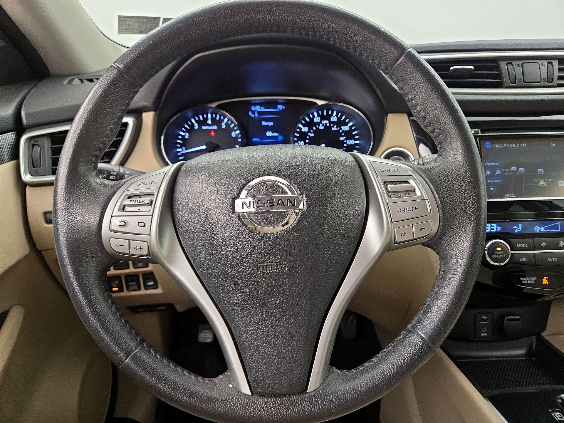 Thumbnail: 2016 Nissan Rogue - 10