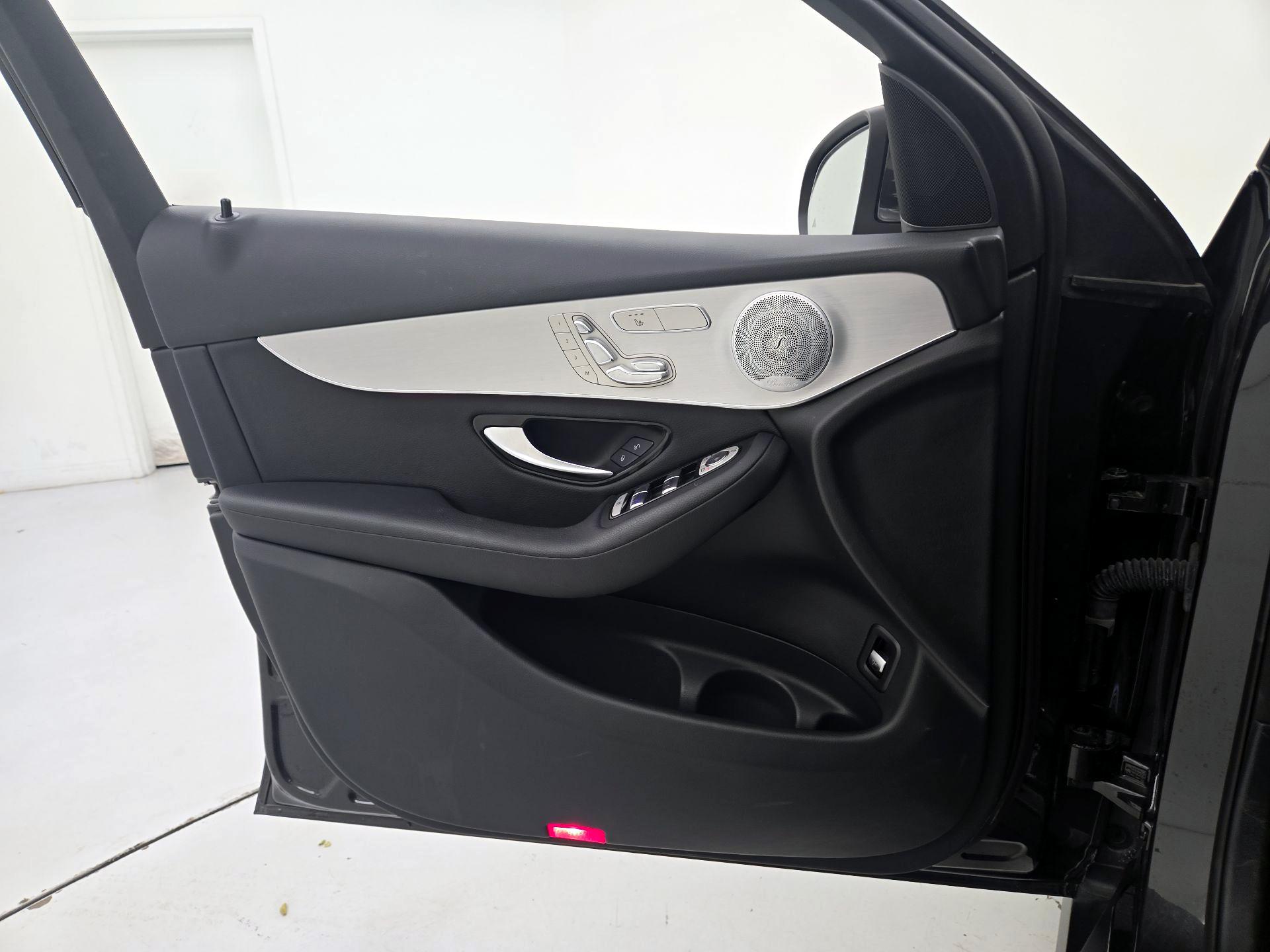 Thumbnail: 2020 Mercedes-Benz GLC - 12