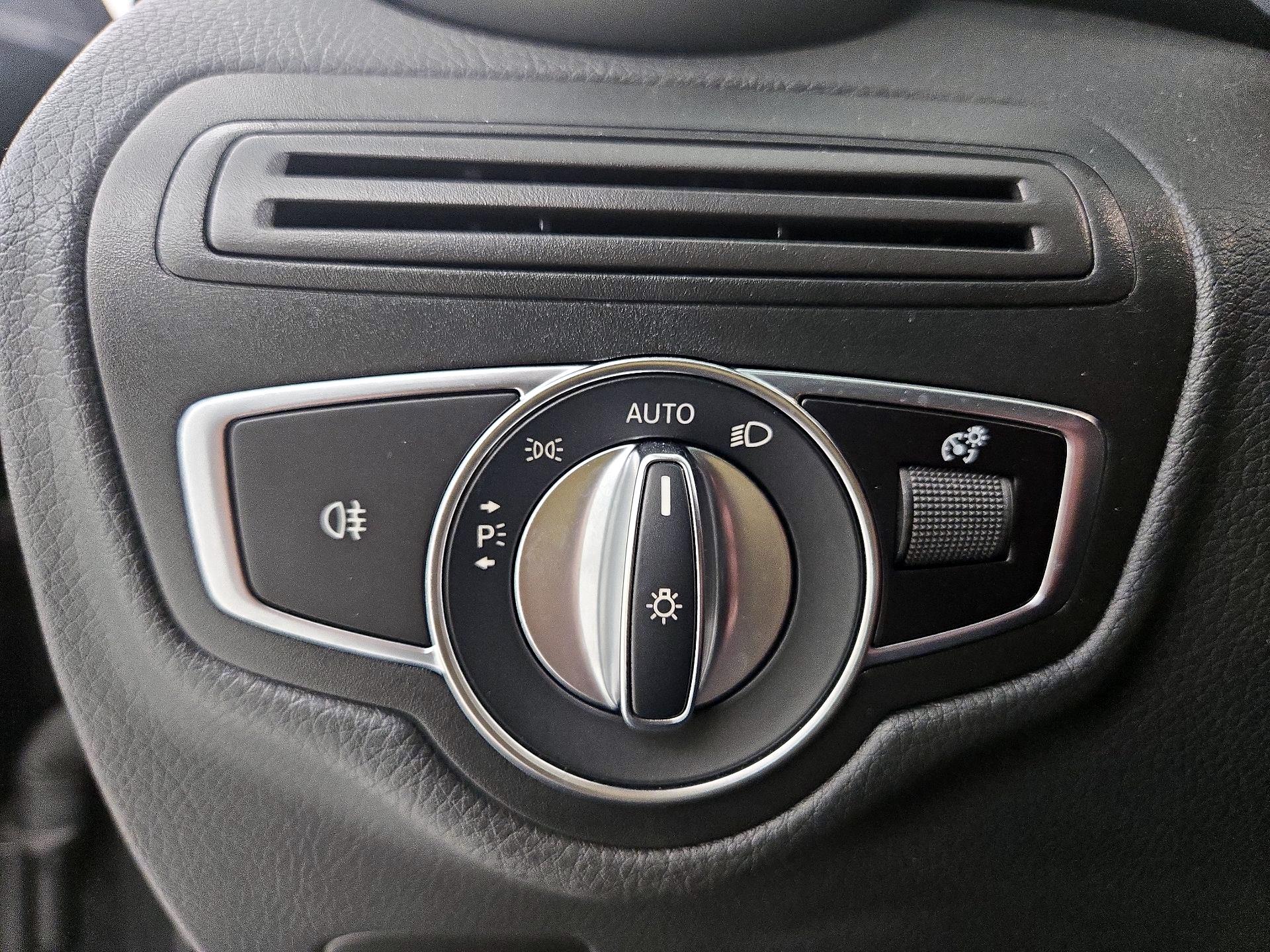 Thumbnail: 2020 Mercedes-Benz GLC - 13