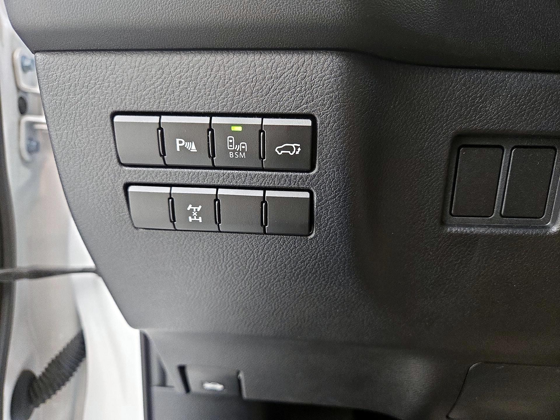 Thumbnail: 2016 Lexus NX - 13