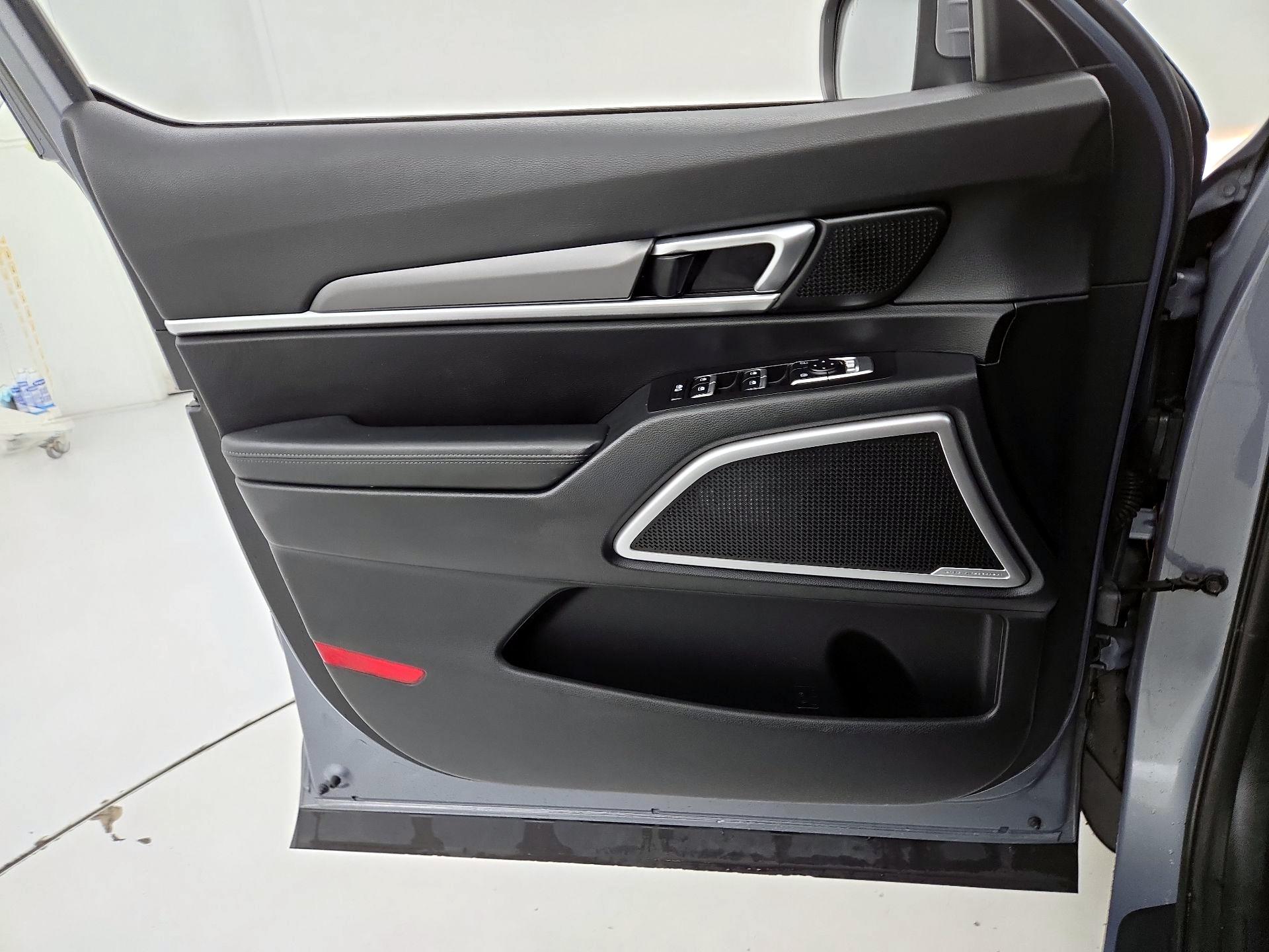 Thumbnail: 2020 Kia Telluride - 12