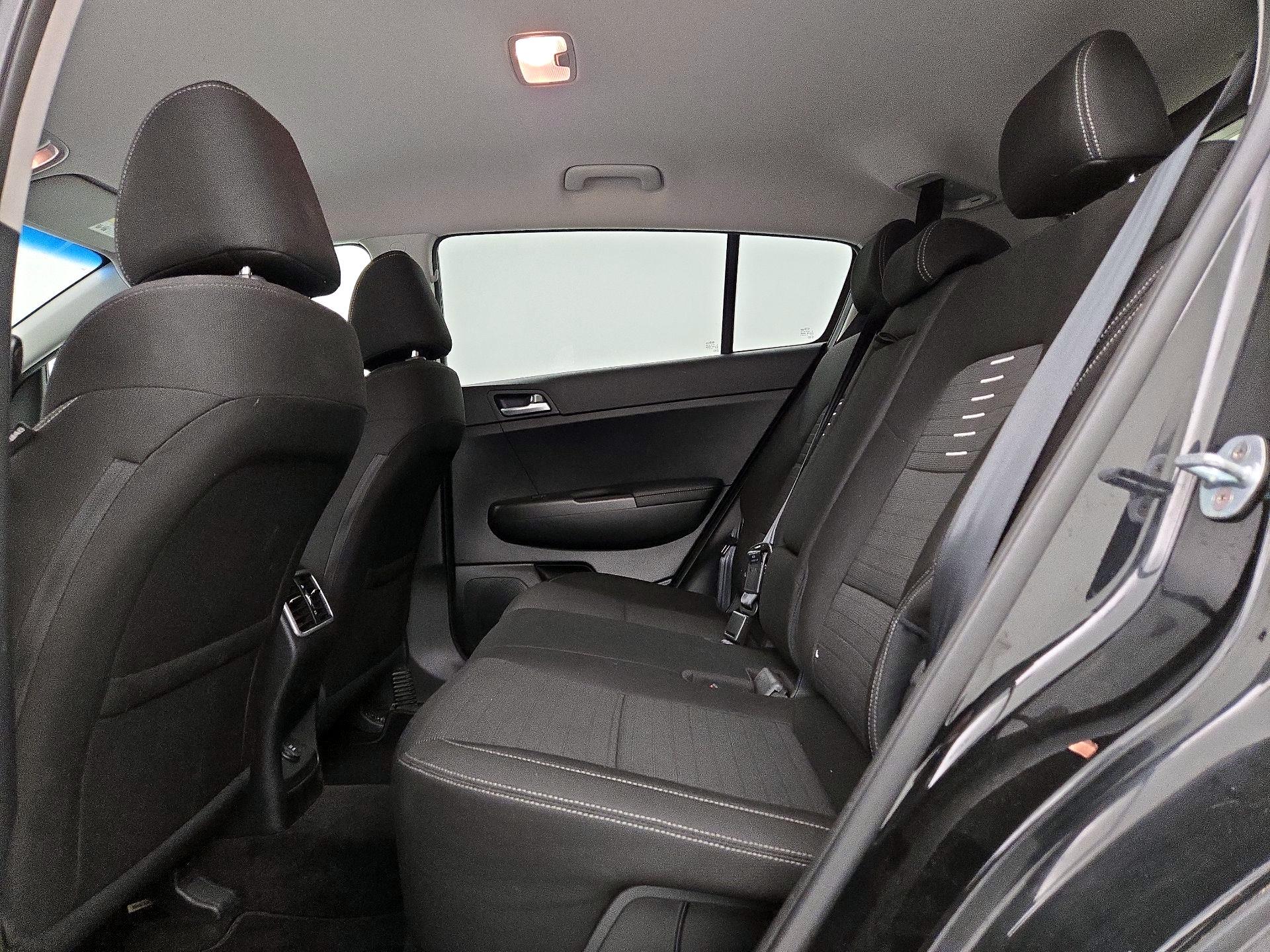 Thumbnail: 2017 Kia Sportage - 18