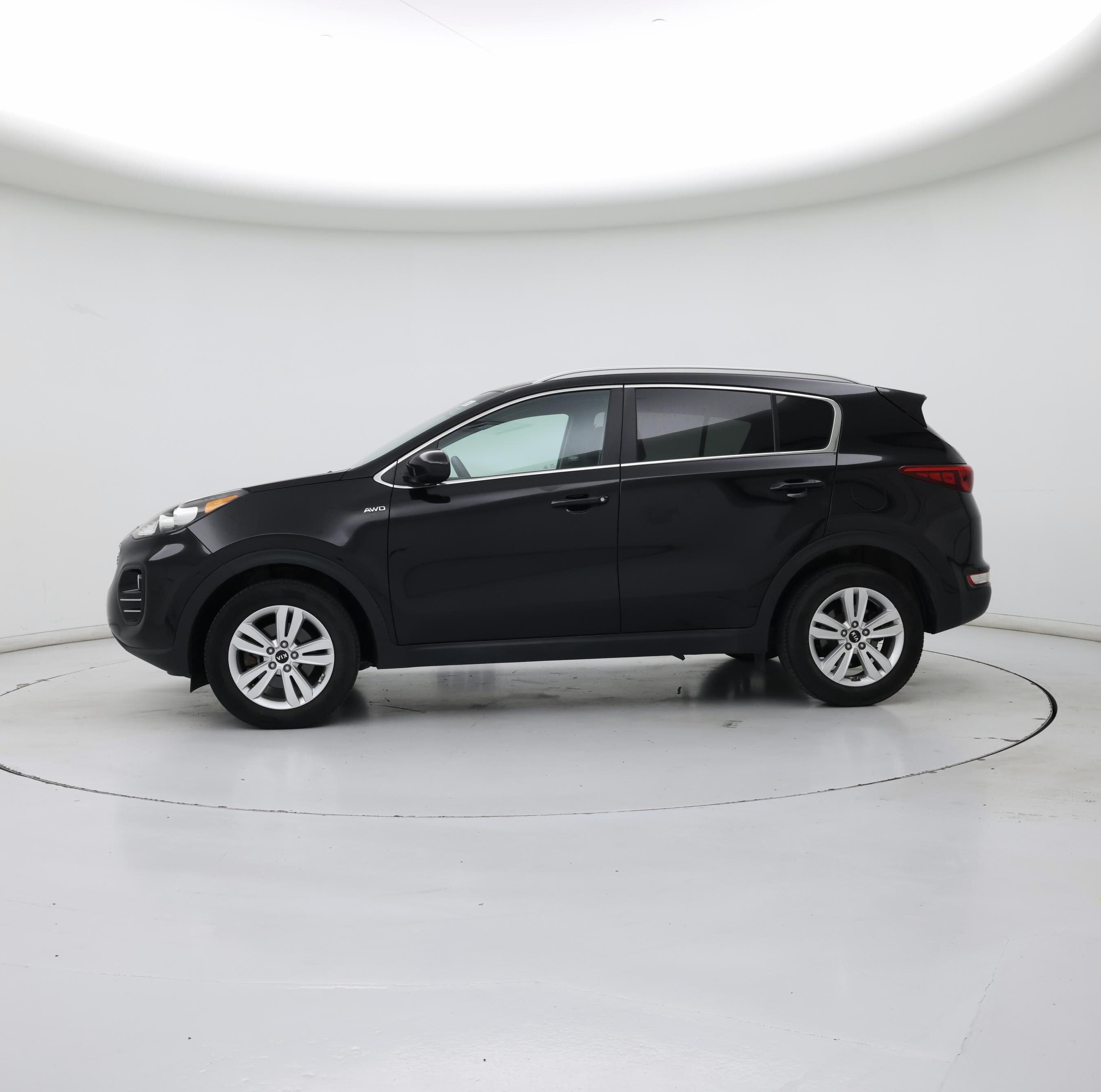 Thumbnail: 2017 Kia Sportage - 3