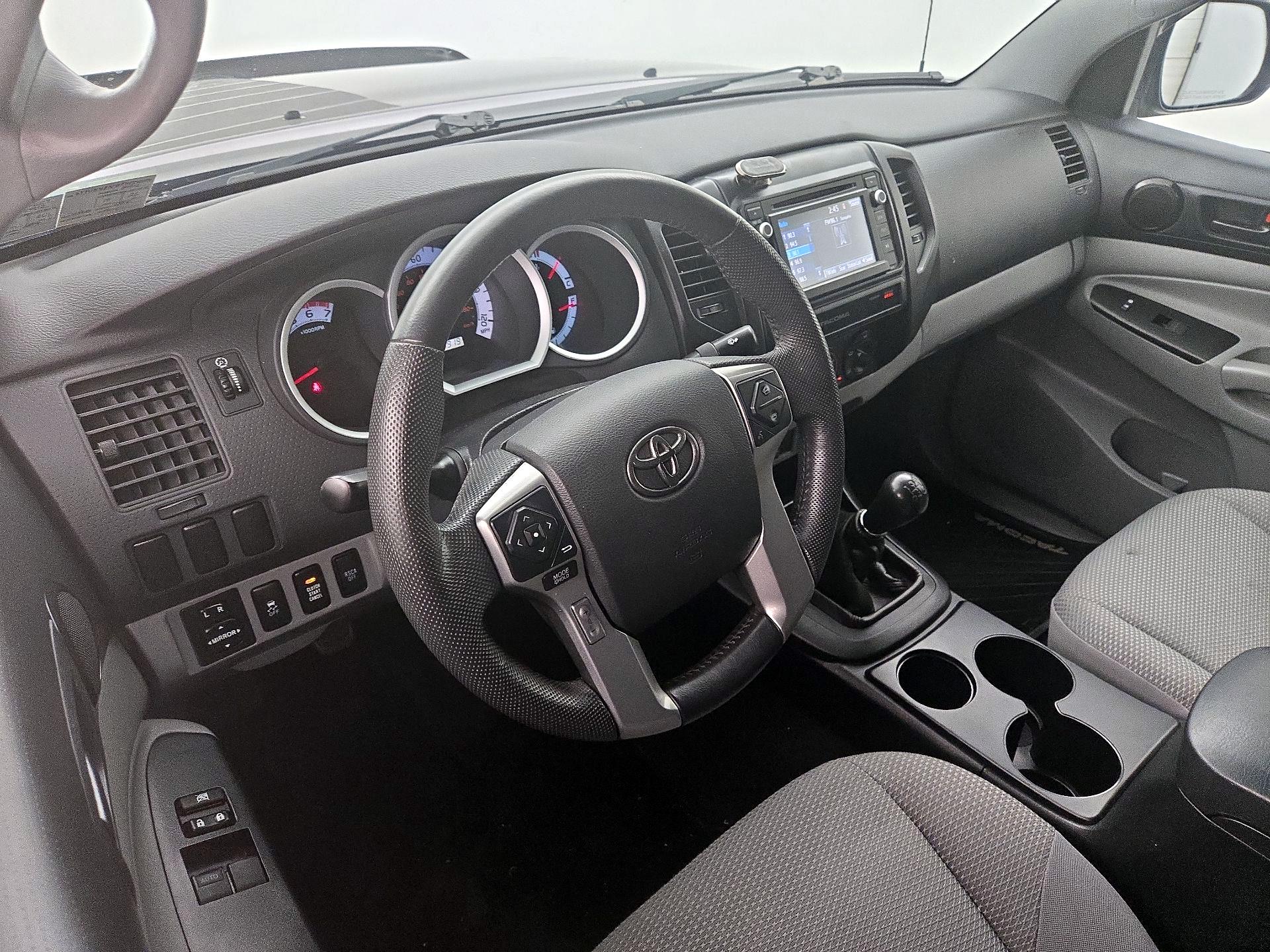 Thumbnail: 2015 Toyota Tacoma - 9