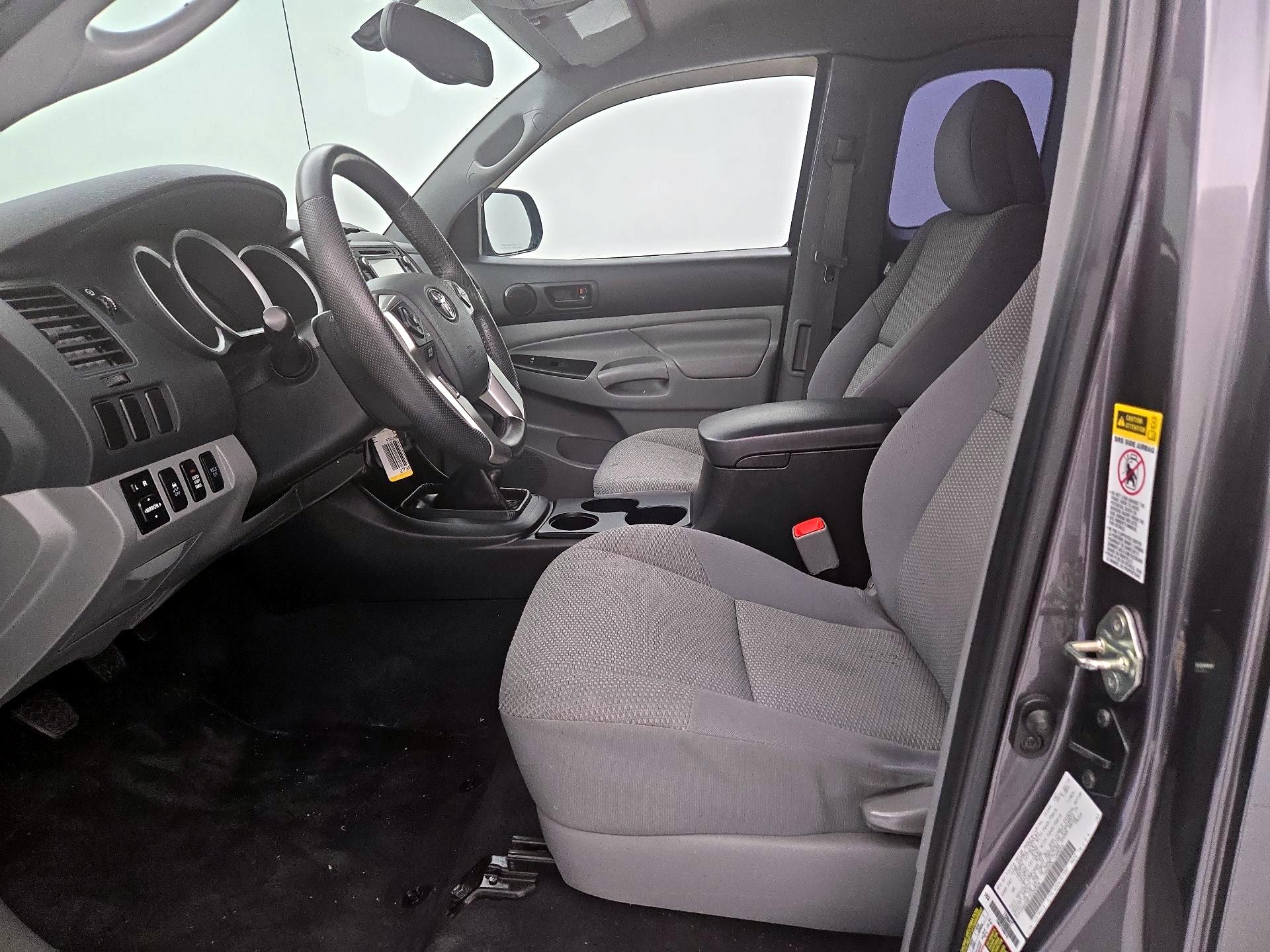 Thumbnail: 2015 Toyota Tacoma - 11