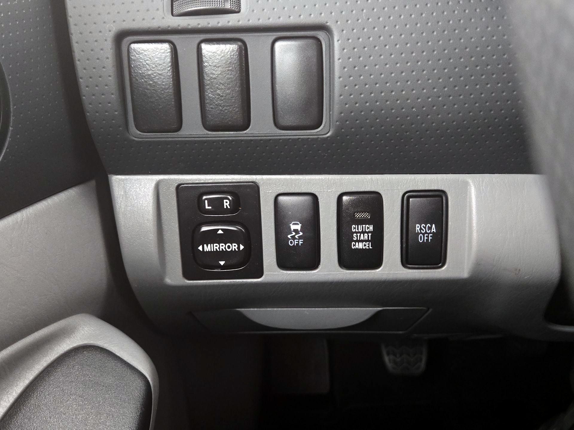 Thumbnail: 2015 Toyota Tacoma - 13