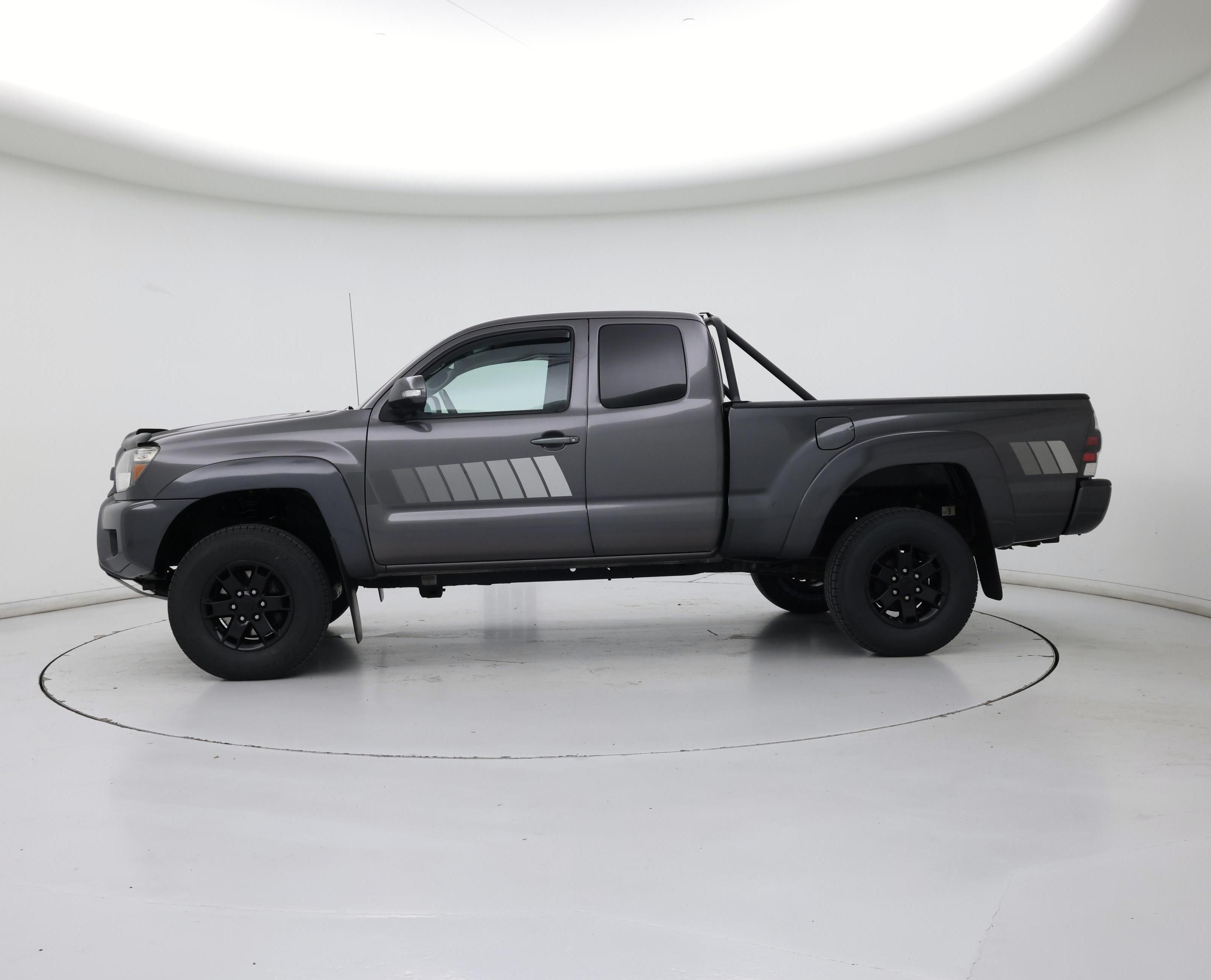 Thumbnail: 2015 Toyota Tacoma - 3