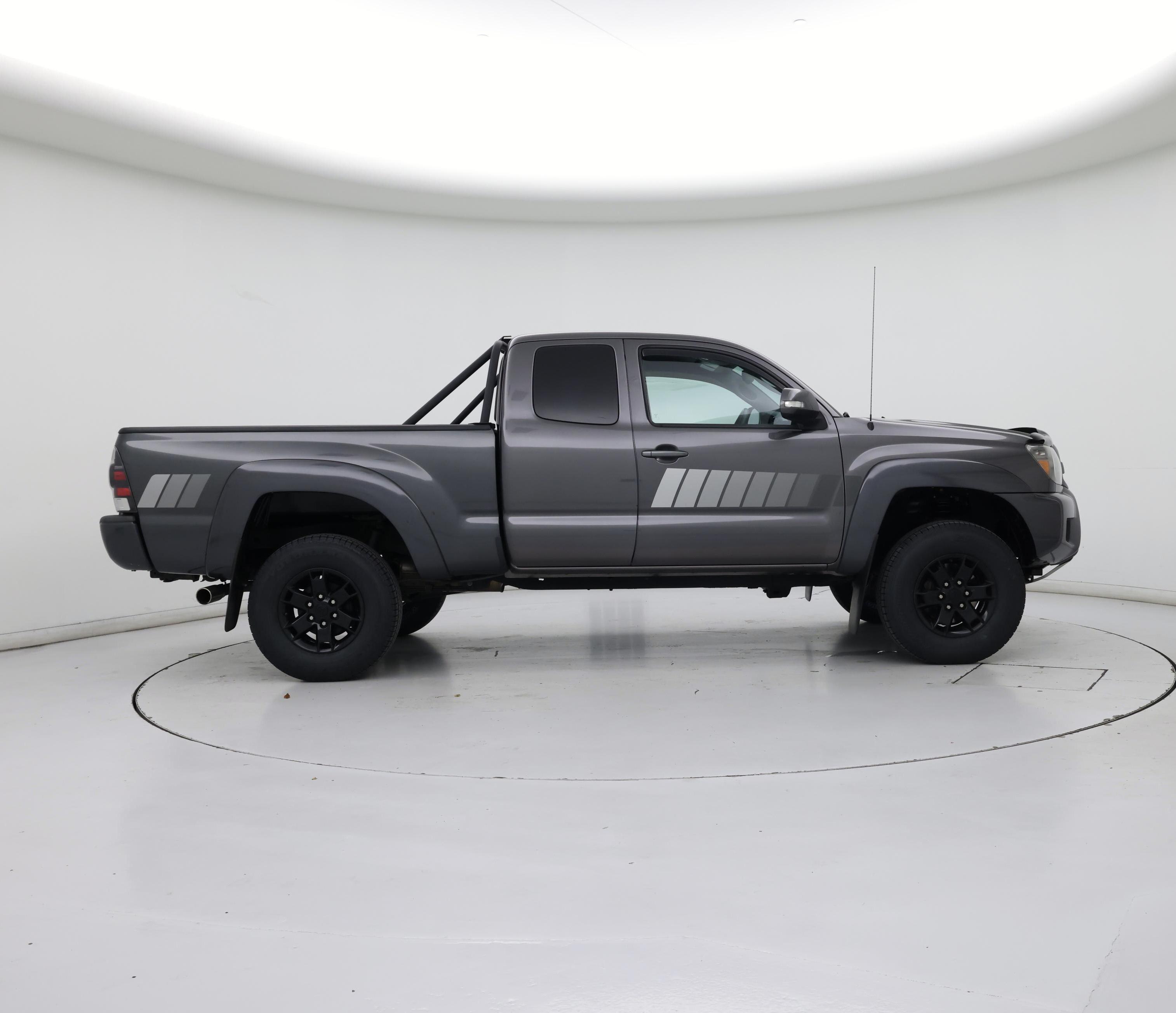 Thumbnail: 2015 Toyota Tacoma - 7