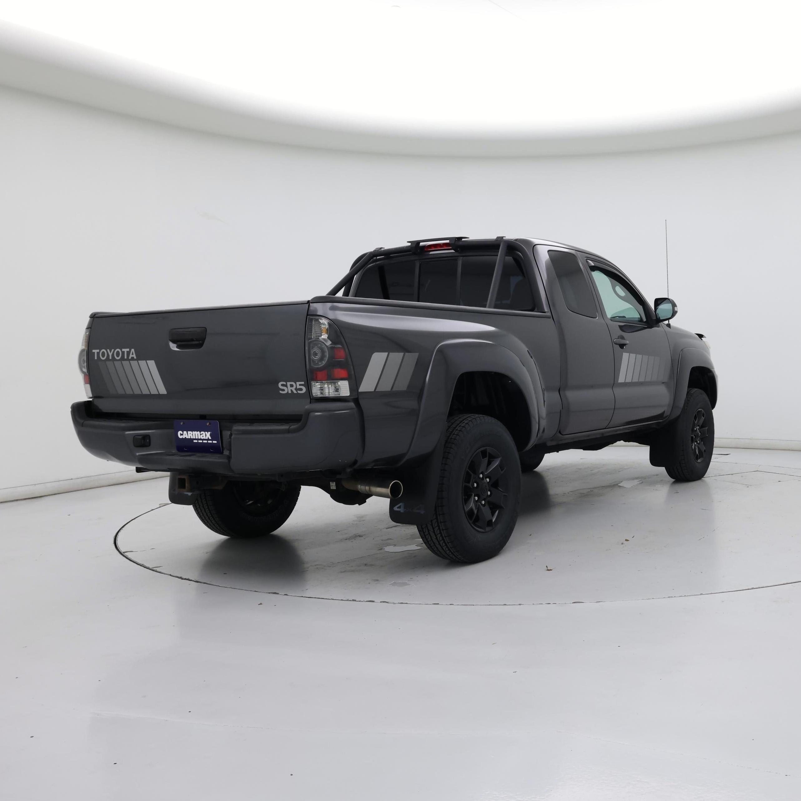 Thumbnail: 2015 Toyota Tacoma - 8