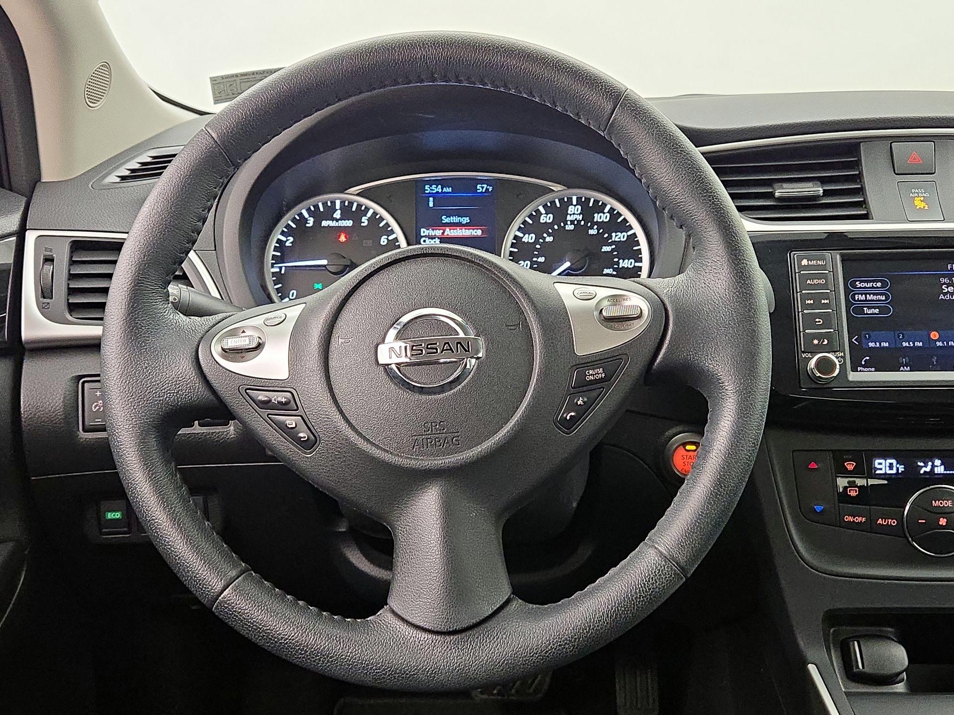 Thumbnail: 2019 Nissan Sentra - 10