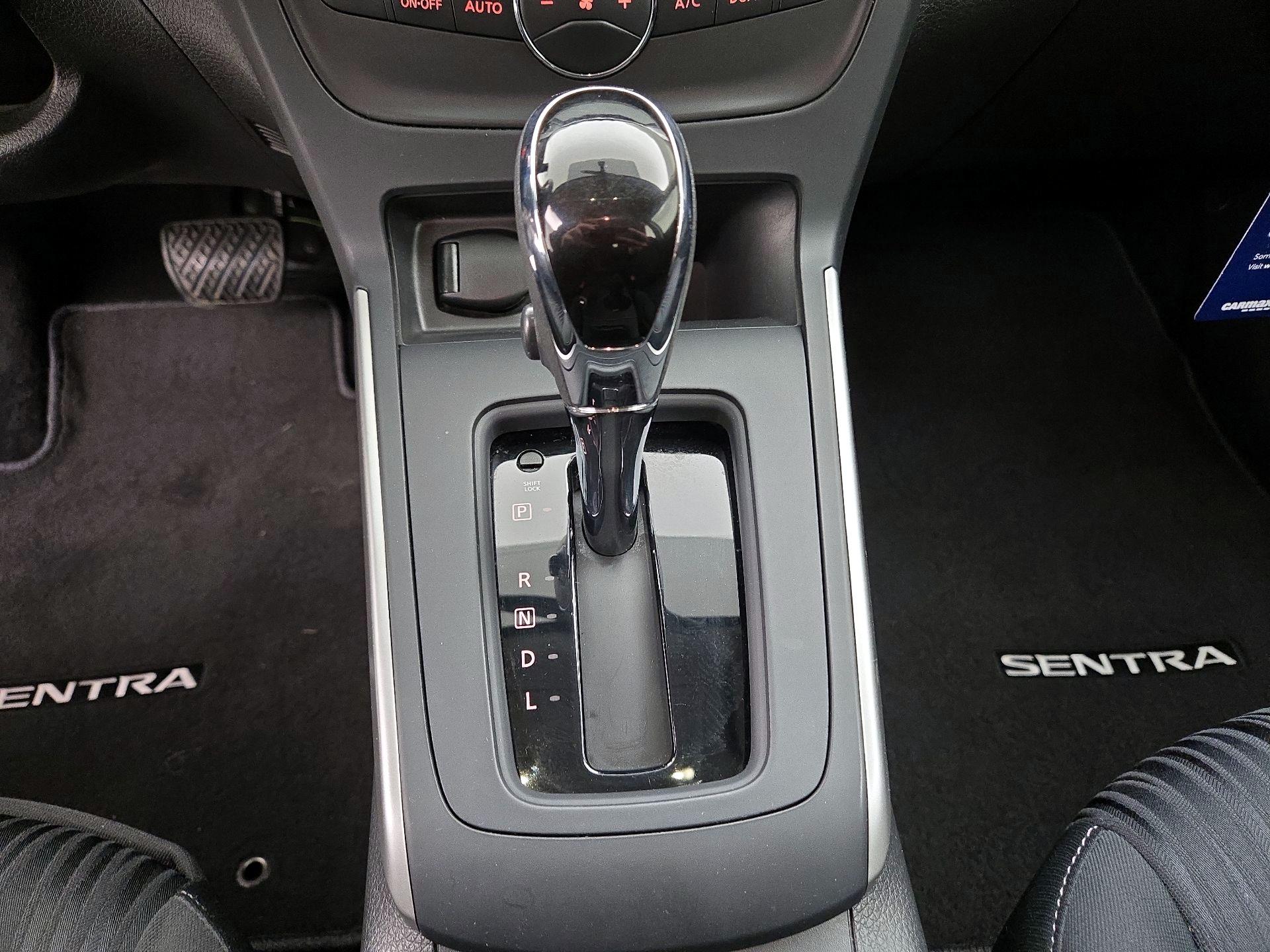 Thumbnail: 2019 Nissan Sentra - 17