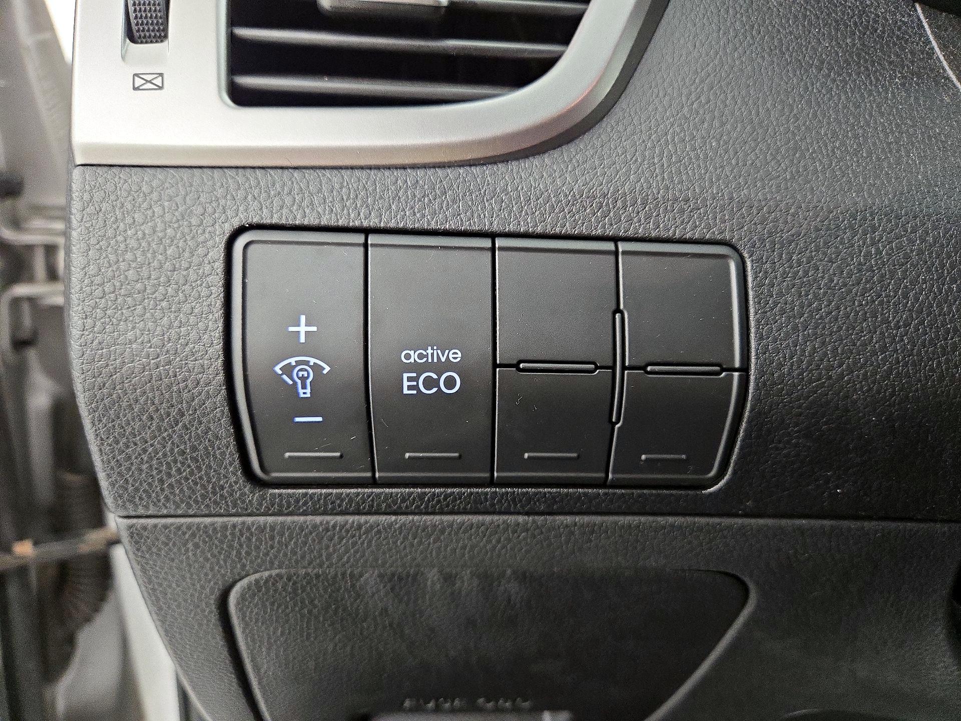 Thumbnail: 2014 Hyundai Elantra - 13