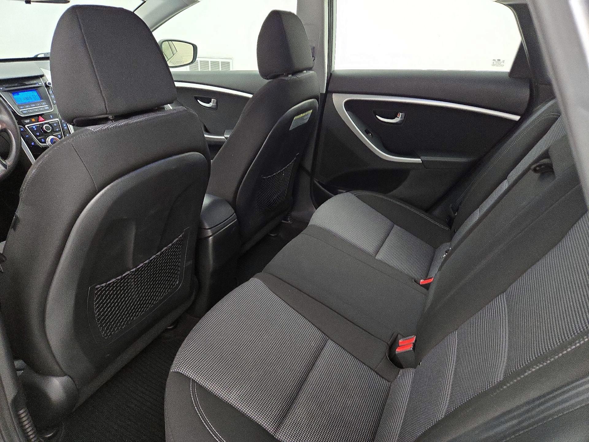 Thumbnail: 2014 Hyundai Elantra - 18