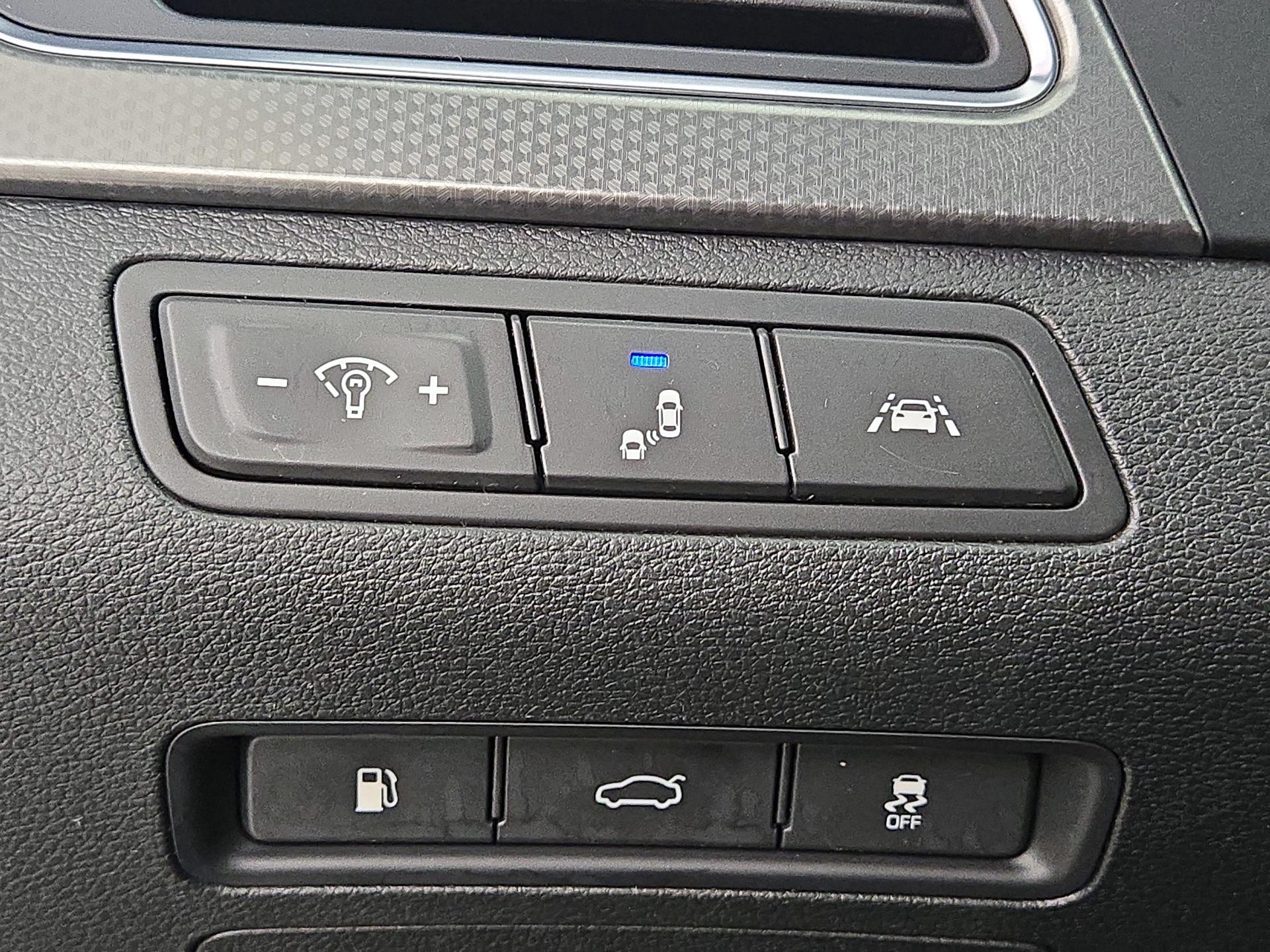 Thumbnail: 2015 Hyundai Sonata - 13