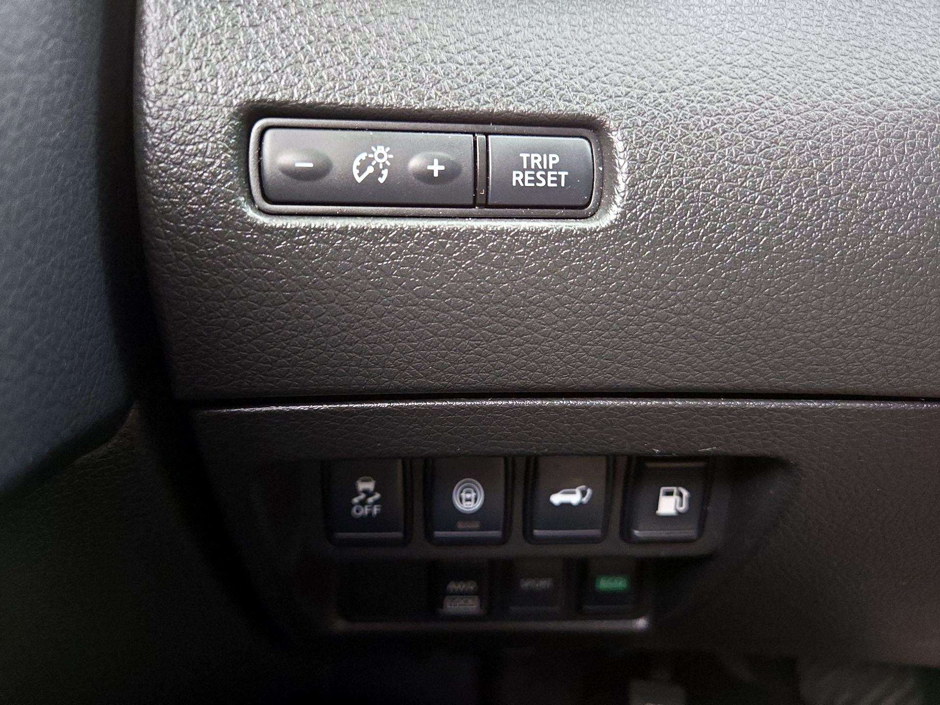 Thumbnail: 2020 Nissan Rogue - 13