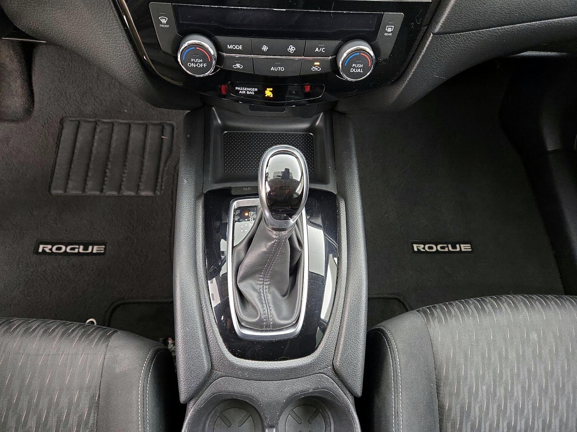 Thumbnail: 2020 Nissan Rogue - 17