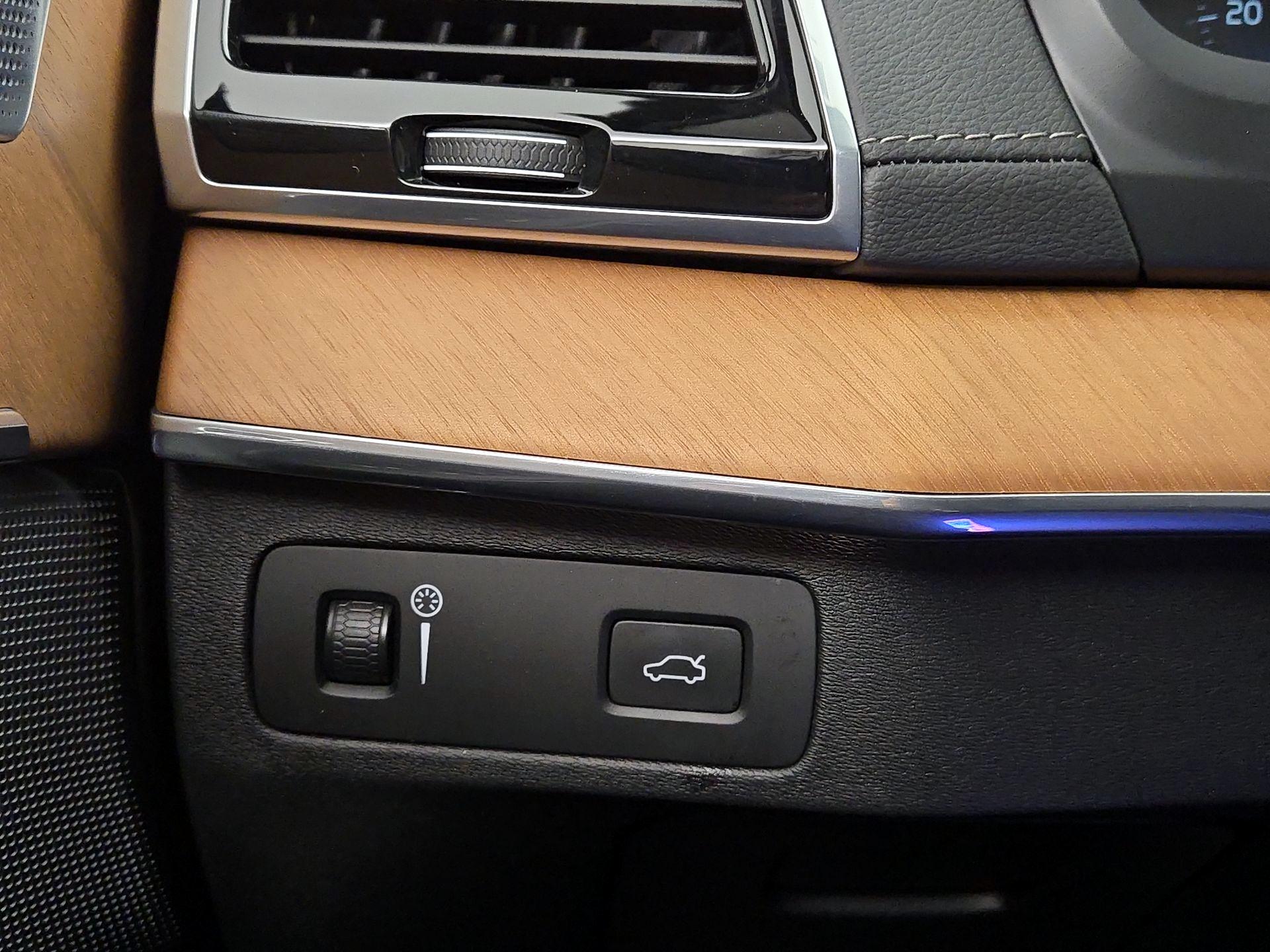 Thumbnail: 2019 Volvo XC90 - 13