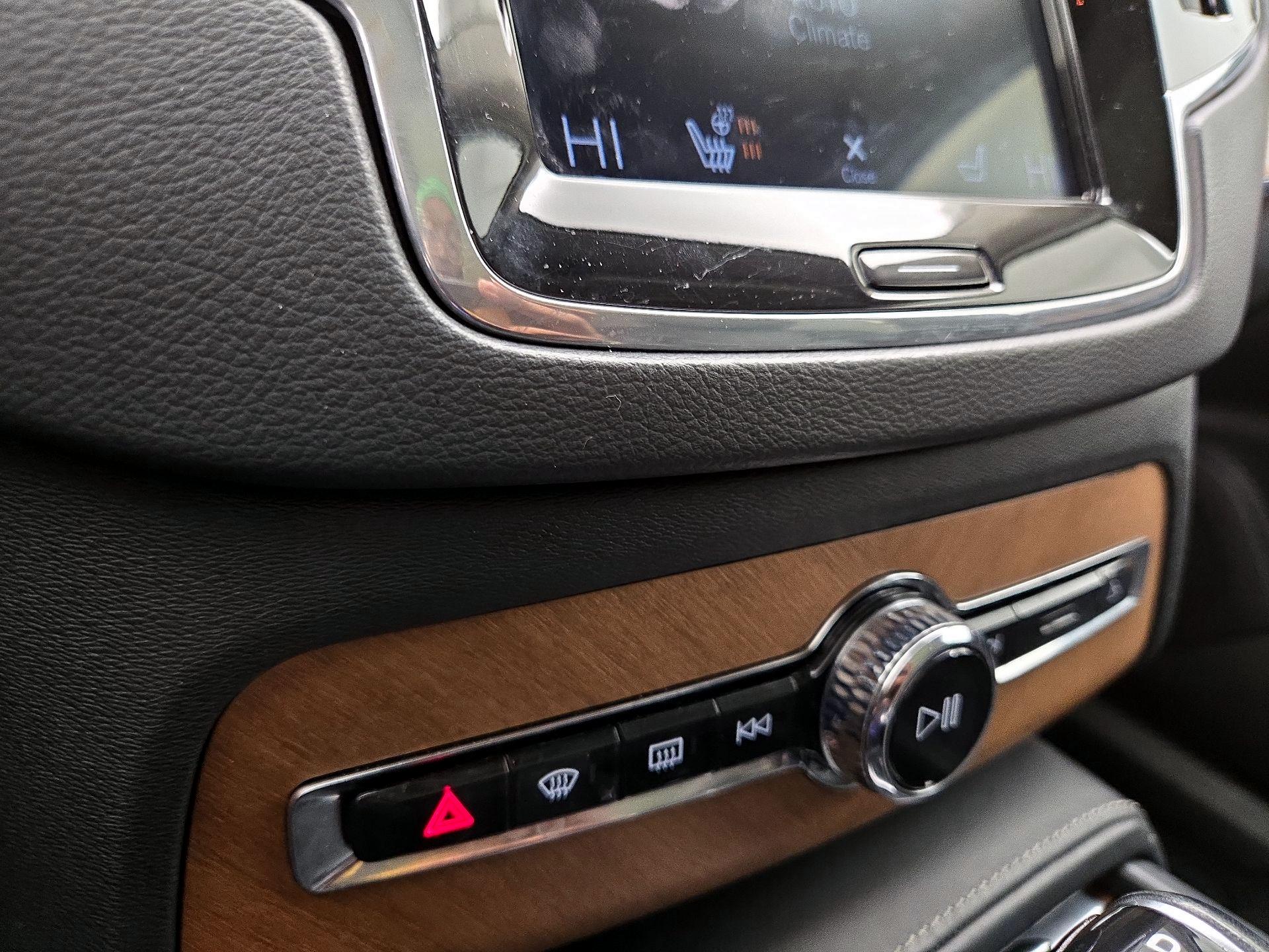 Thumbnail: 2019 Volvo XC90 - 16