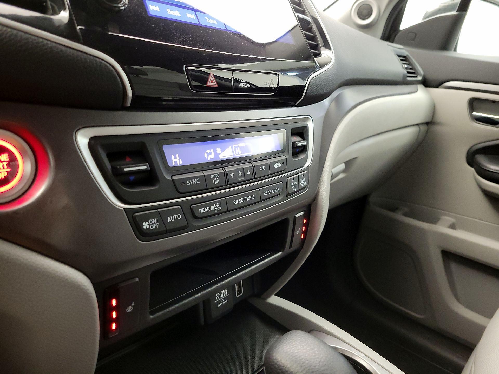 Thumbnail: 2019 Honda Pilot - 15