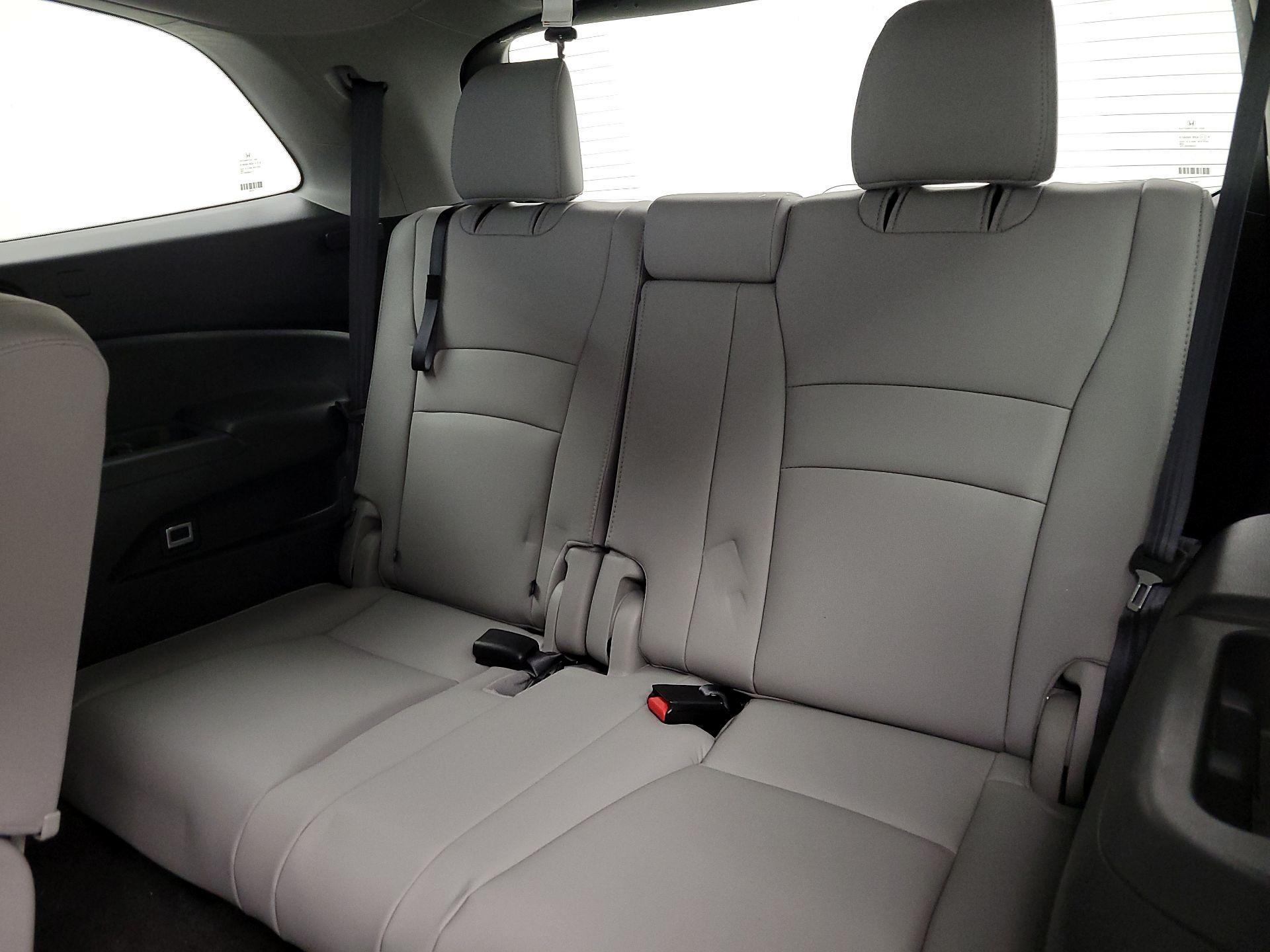 Thumbnail: 2019 Honda Pilot - 18