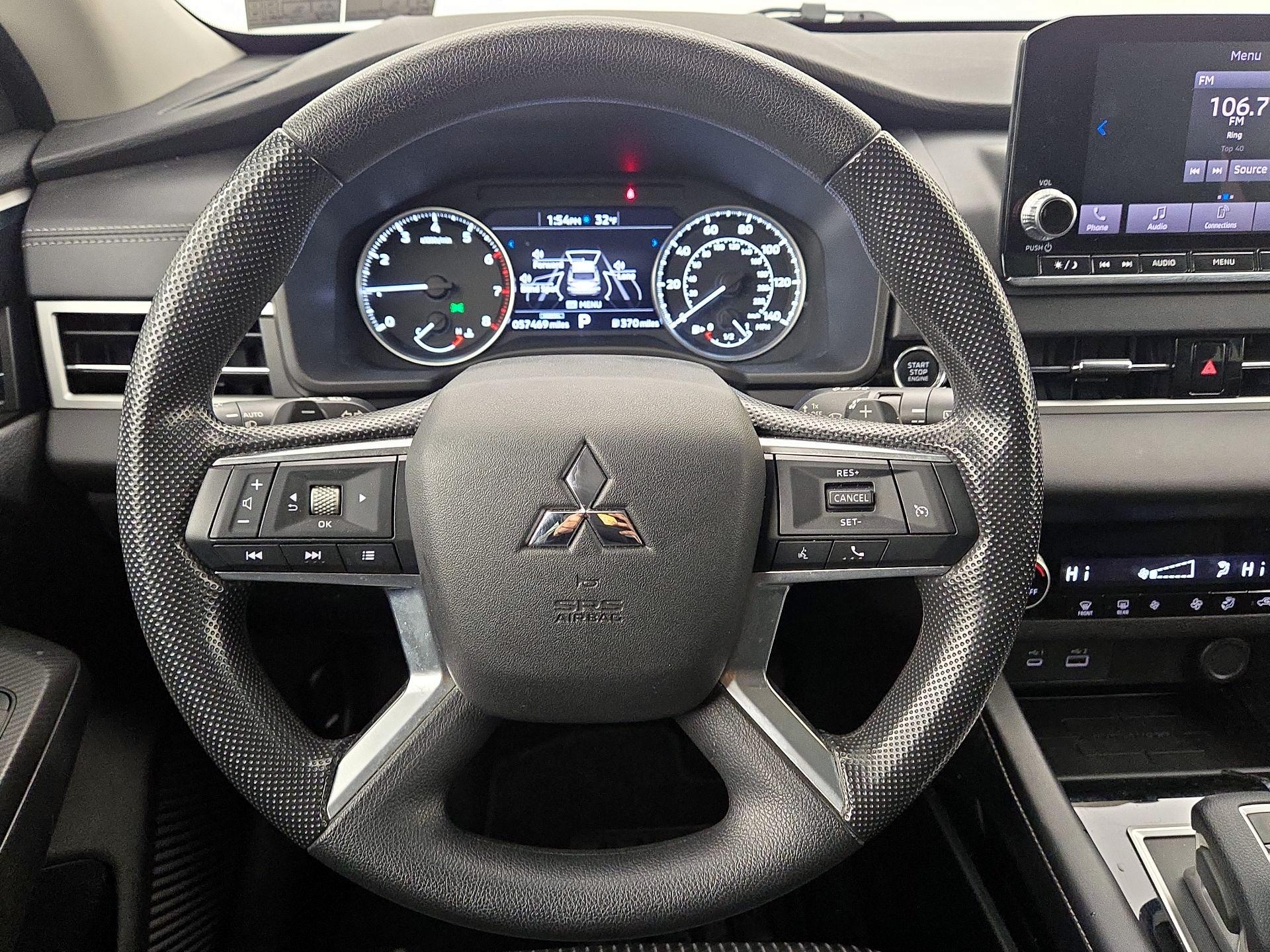 Thumbnail: 2022 Mitsubishi Outlander - 10