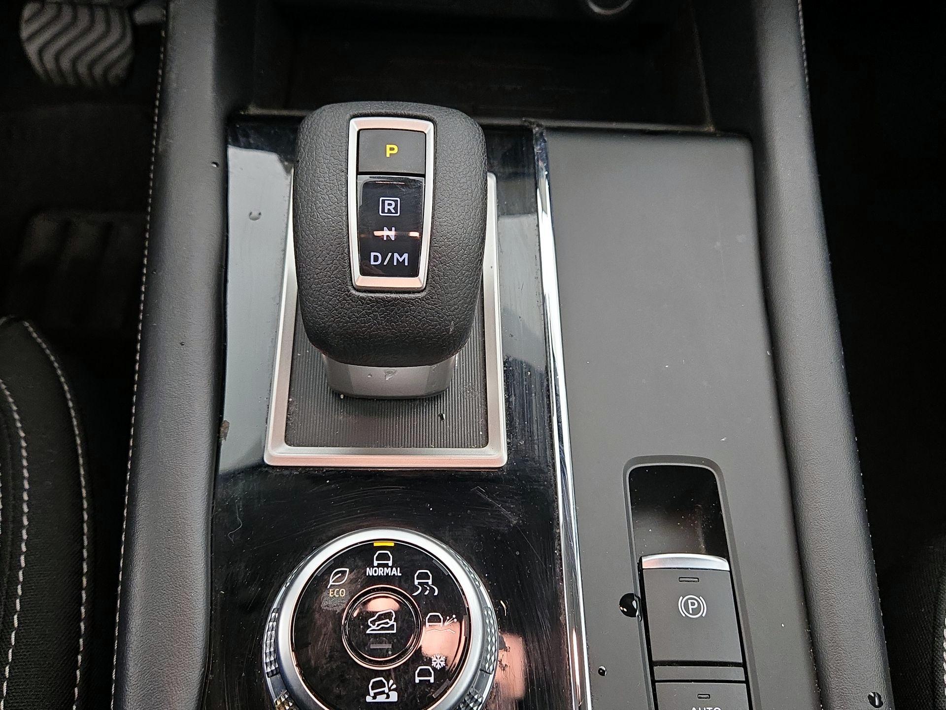 Thumbnail: 2022 Mitsubishi Outlander - 17