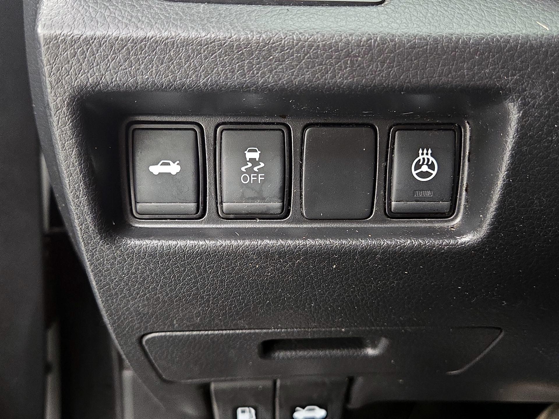 Thumbnail: 2018 Nissan Altima - 13