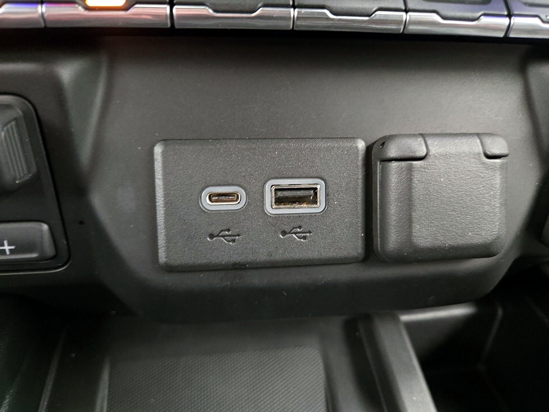 Thumbnail: 2020 GMC Sierra 2500 - 18