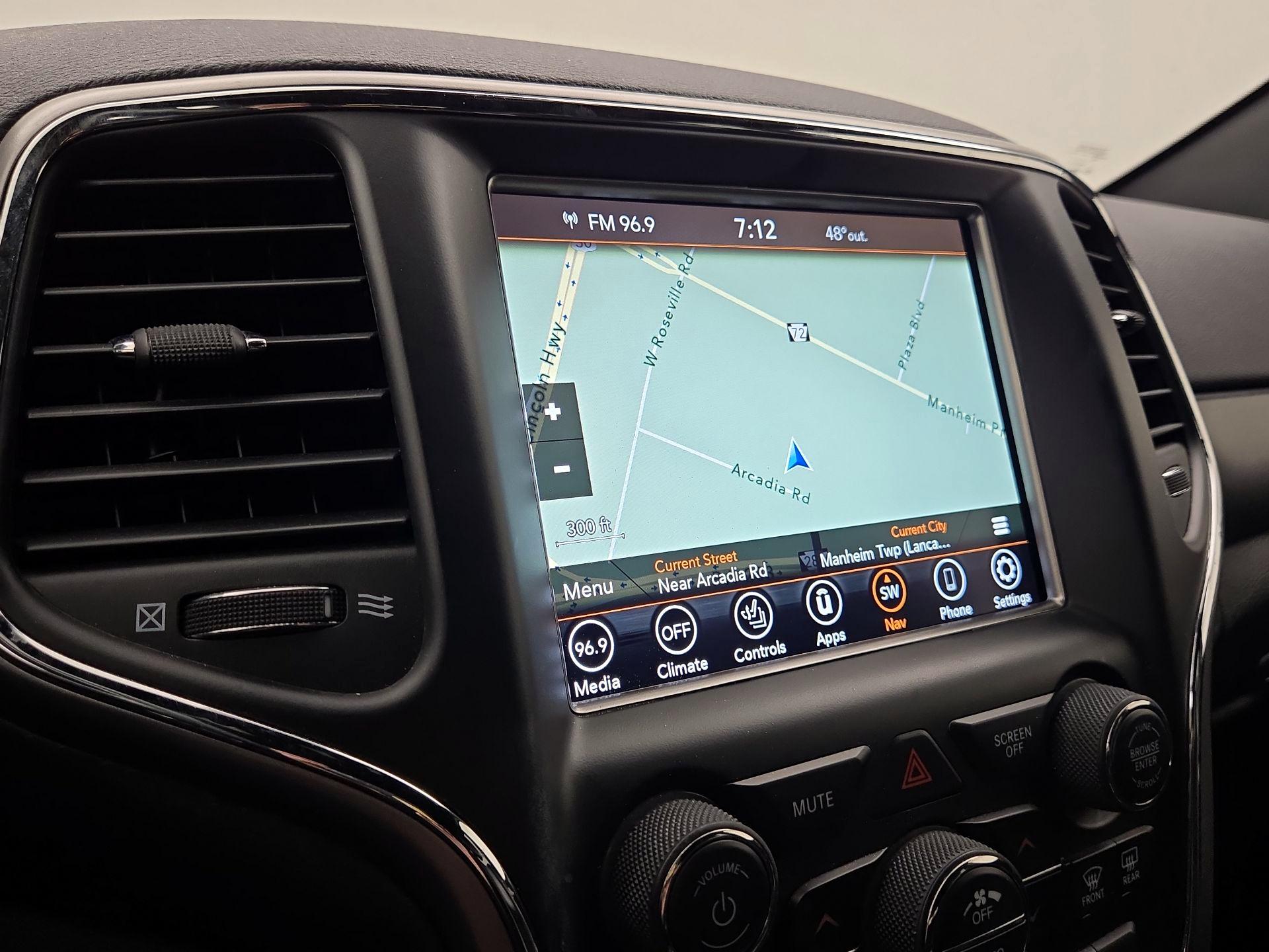 Thumbnail: 2018 Jeep Grand Cherokee - 14