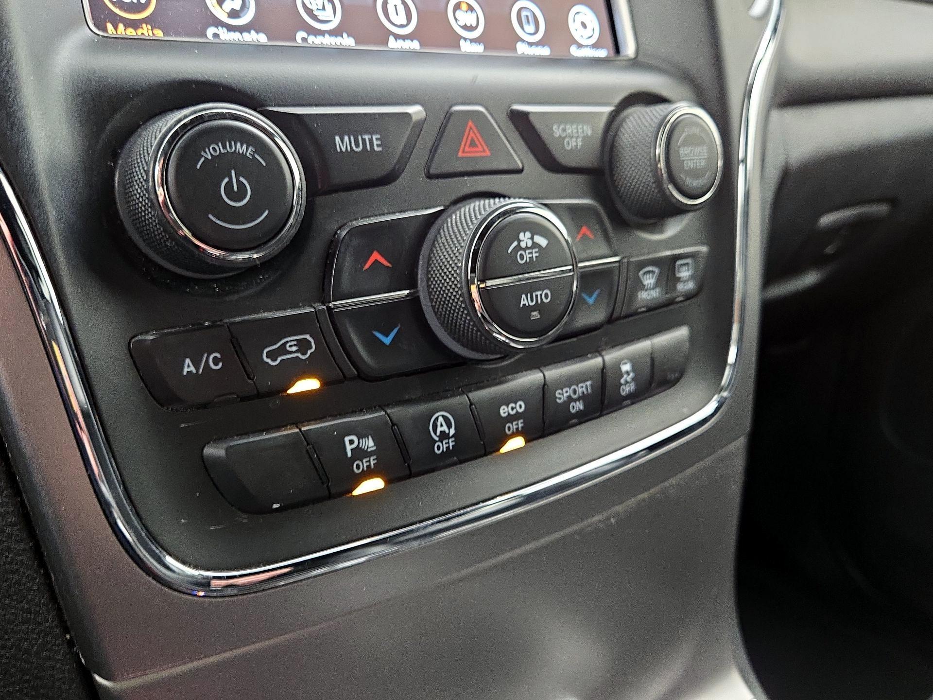 Thumbnail: 2018 Jeep Grand Cherokee - 16