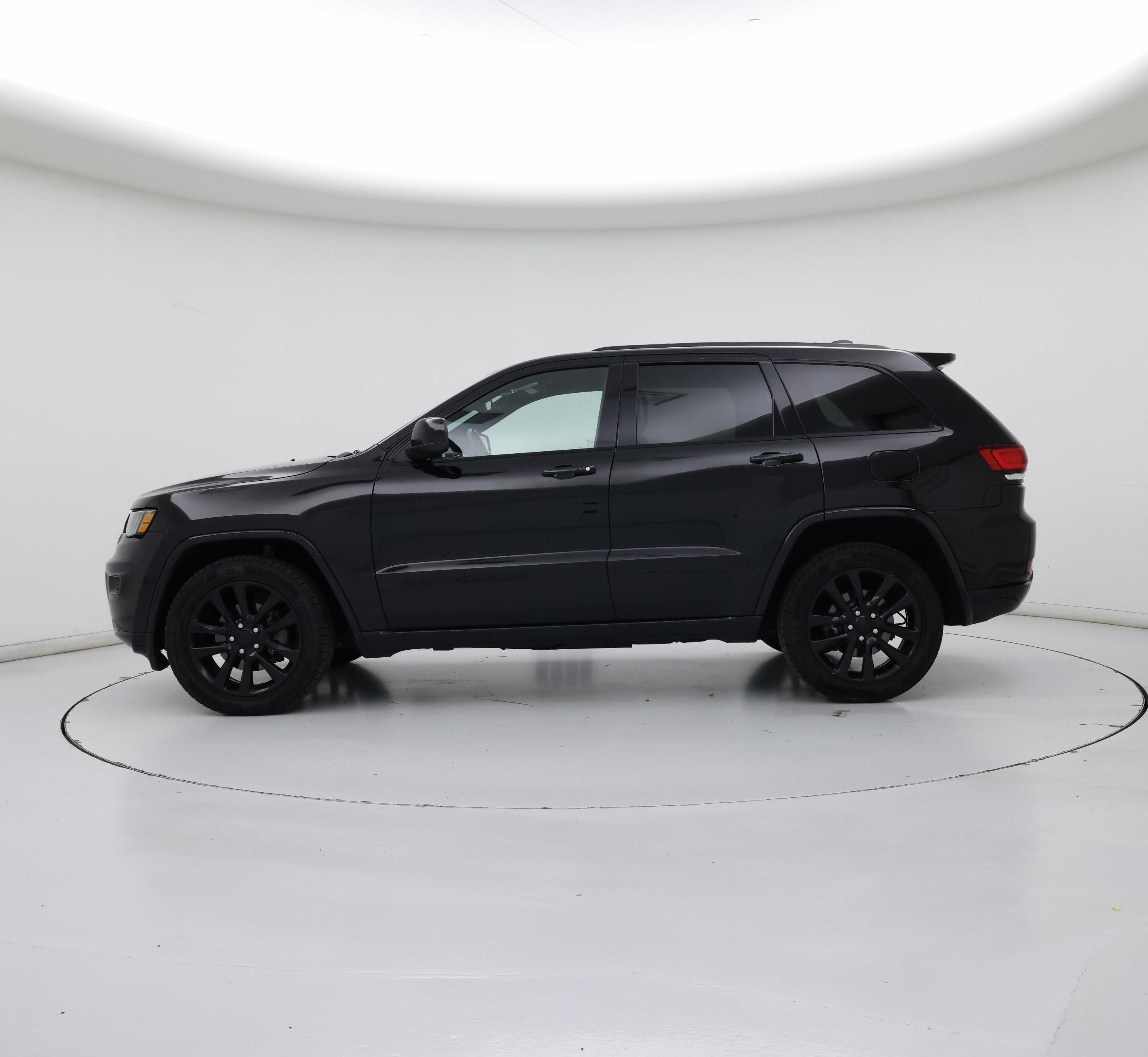 Thumbnail: 2018 Jeep Grand Cherokee - 3