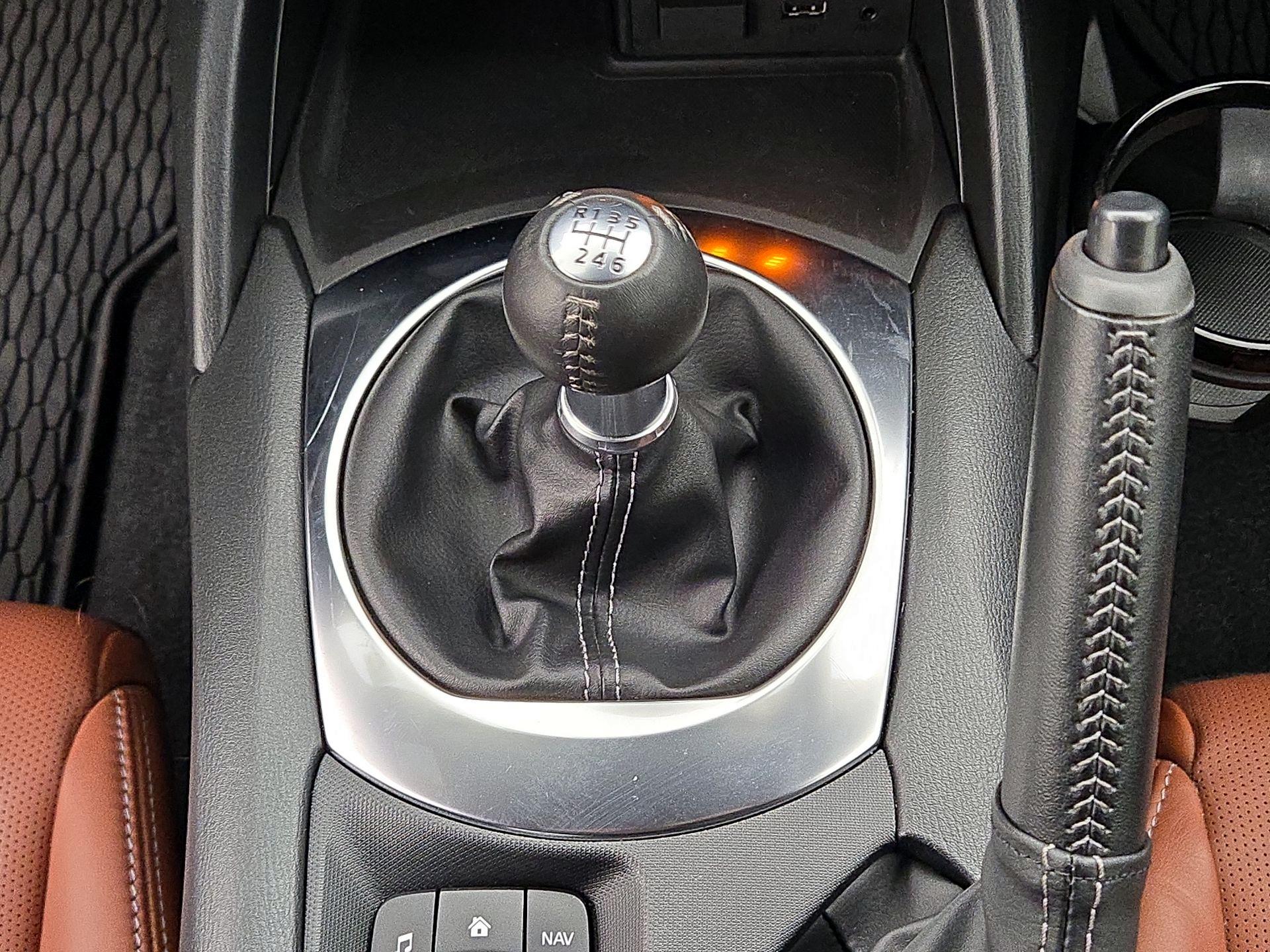 Thumbnail: 2022 Mazda MX-5 Miata - 17