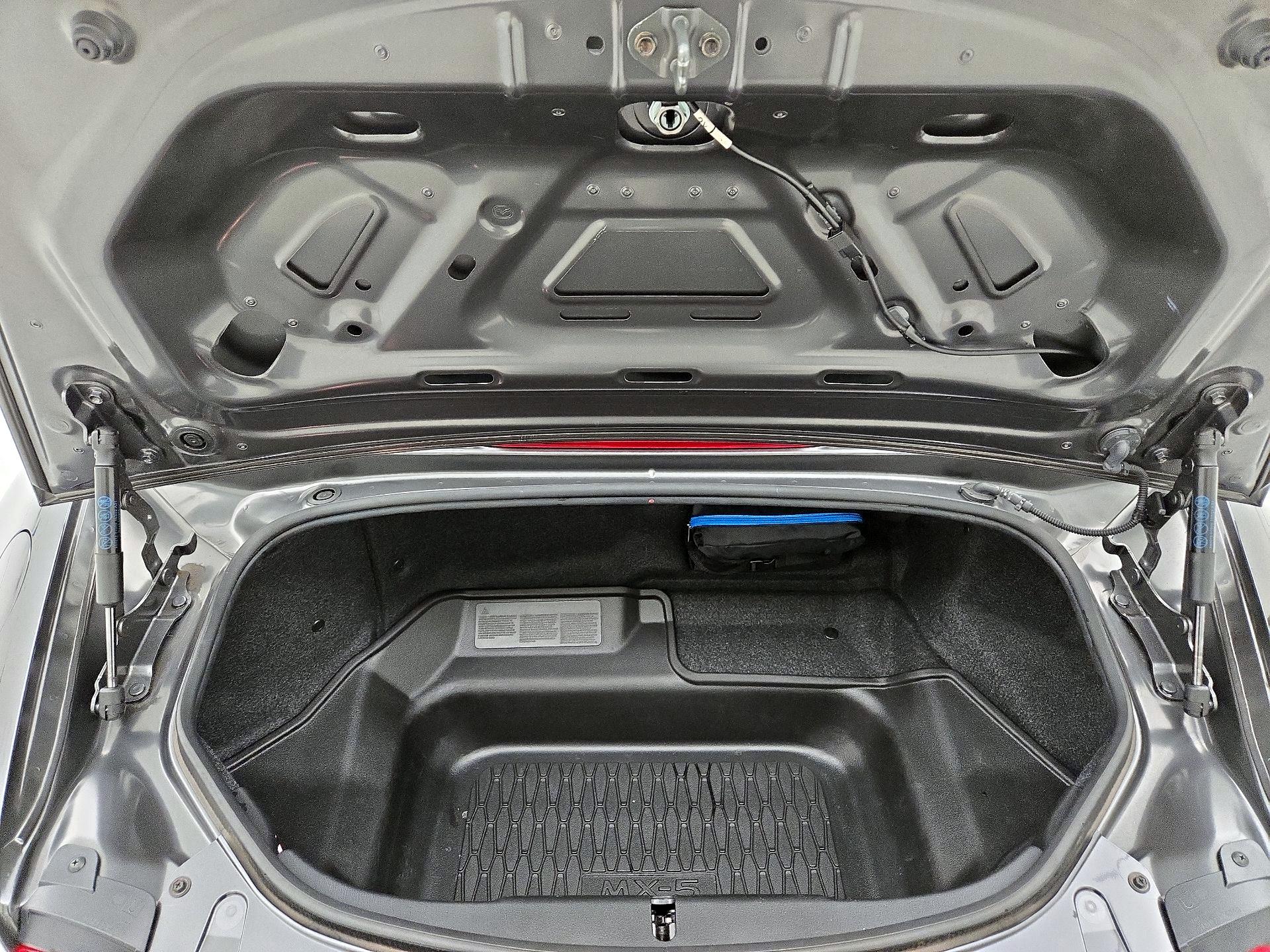 Thumbnail: 2022 Mazda MX-5 Miata - 19