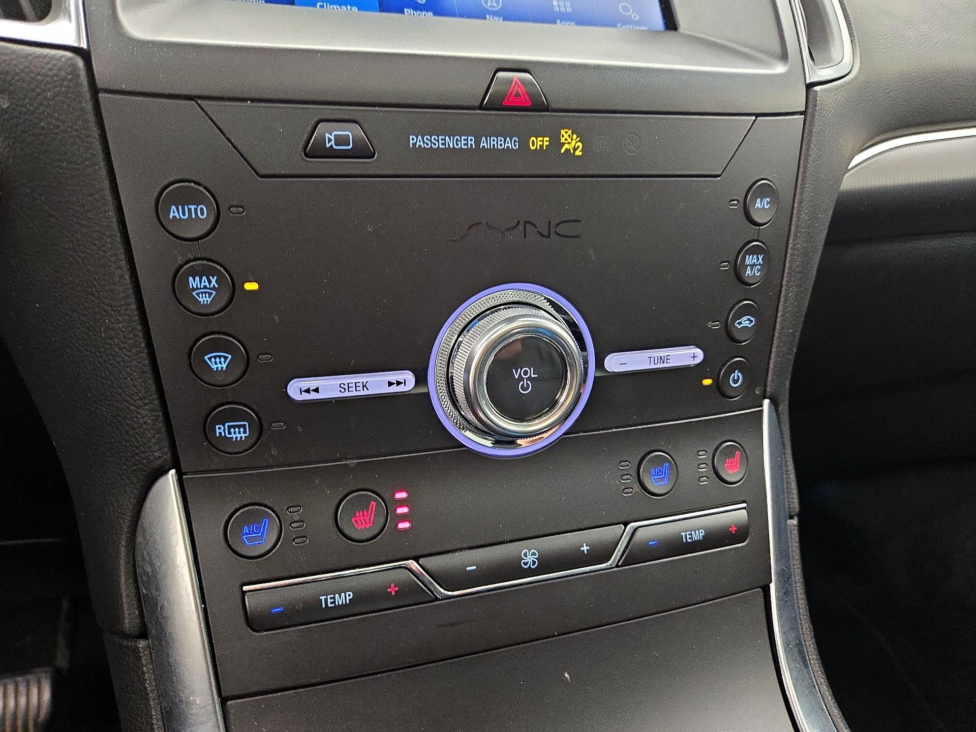 Thumbnail: 2020 Ford Edge - 17