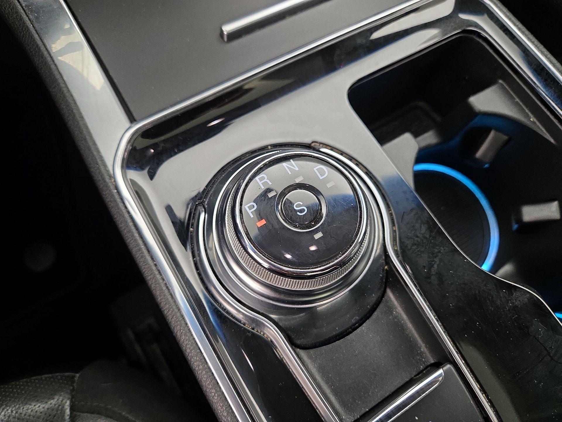 Thumbnail: 2020 Ford Edge - 18